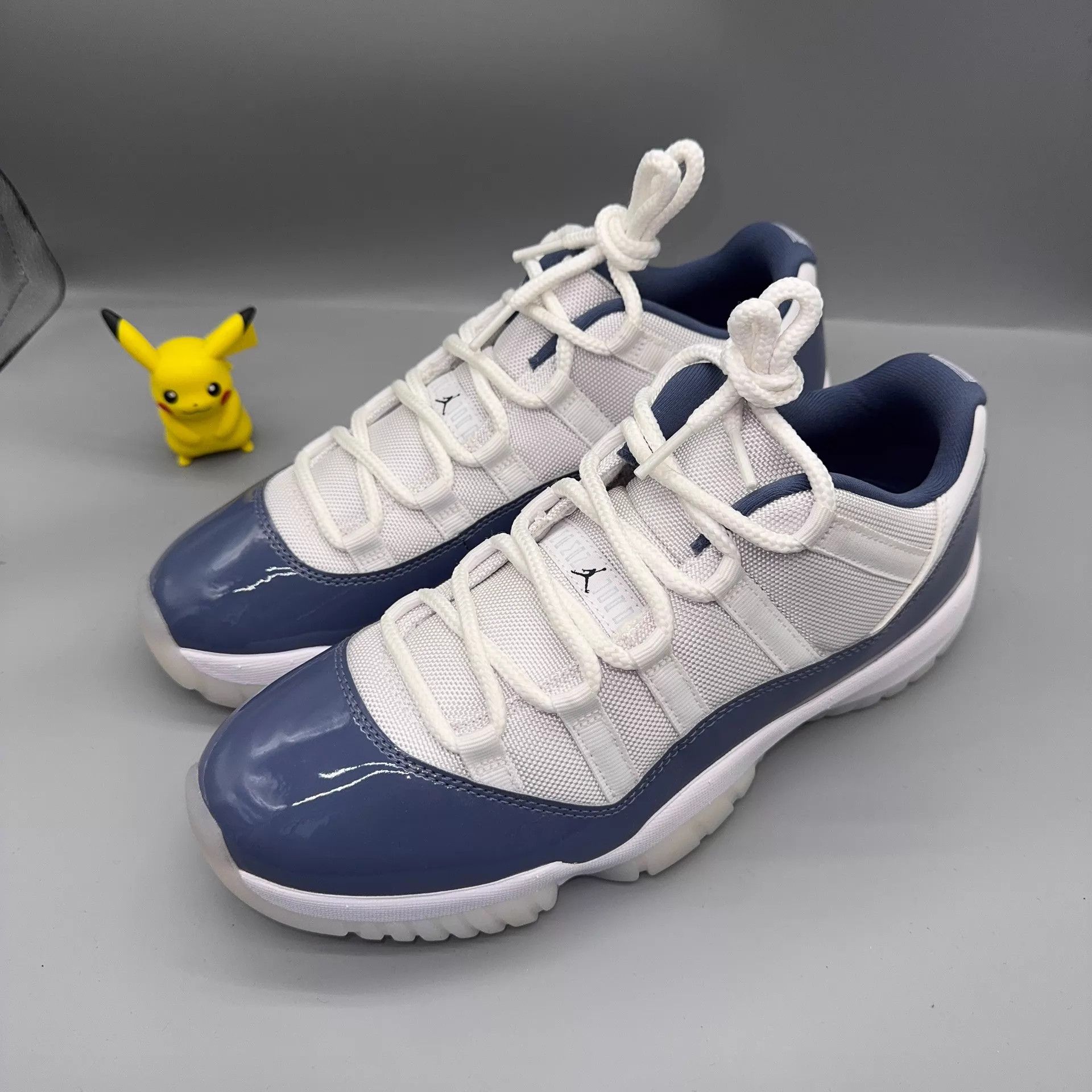 Nike Jordan AJ11 White/Blue FV5104-104 42.5 Size US 9.5 / EU 42-43 - 1 Thumbnail