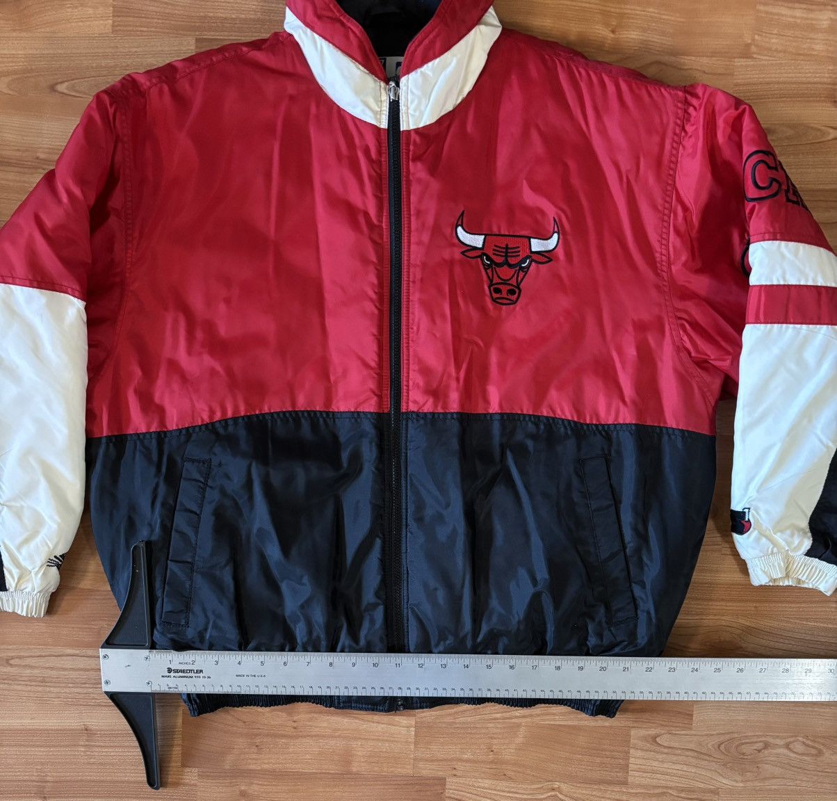 TISA Vintage starter Tisa Sz L Chicago Bulls Size US L / EU 52-54 / 3 - 2 Thumbnail
