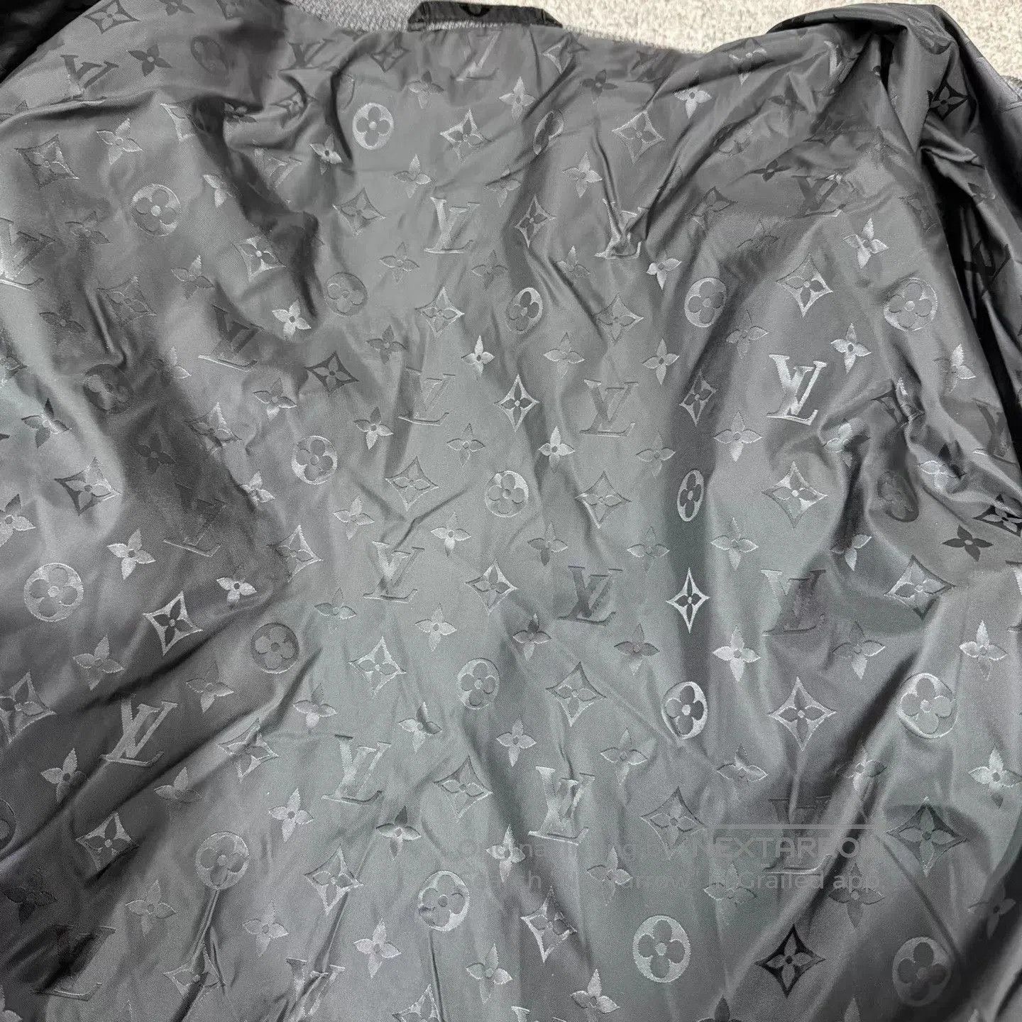 Louis Vuitton Gray Fuzzy Zip-Up Bomber Jacket Size L. Size US L / EU 52-54 / 3 - 4 Thumbnail