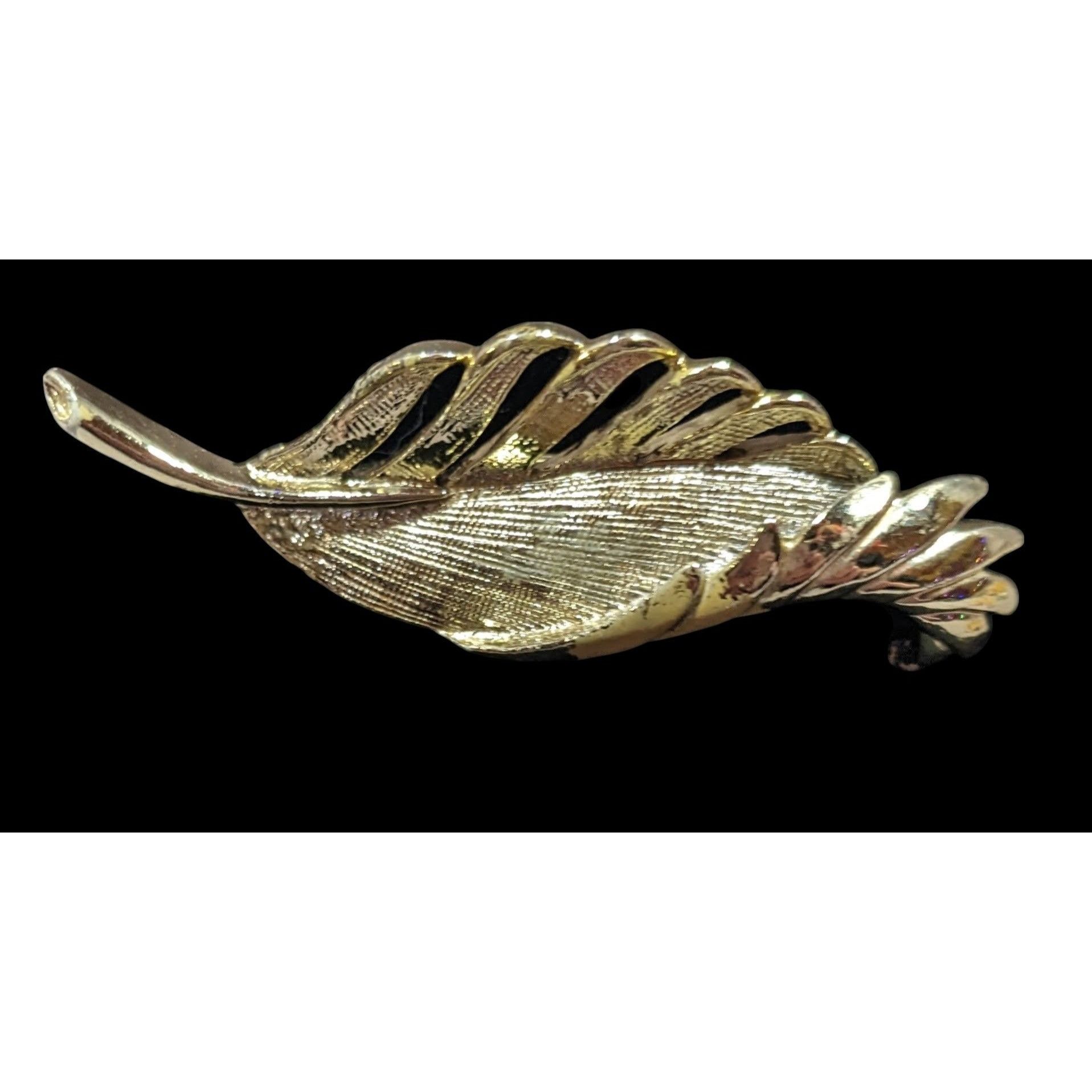 Other Vintage Gerry's Gold Tone Feather Pin With Cream Enamel Size ONE SIZE - 2 Thumbnail