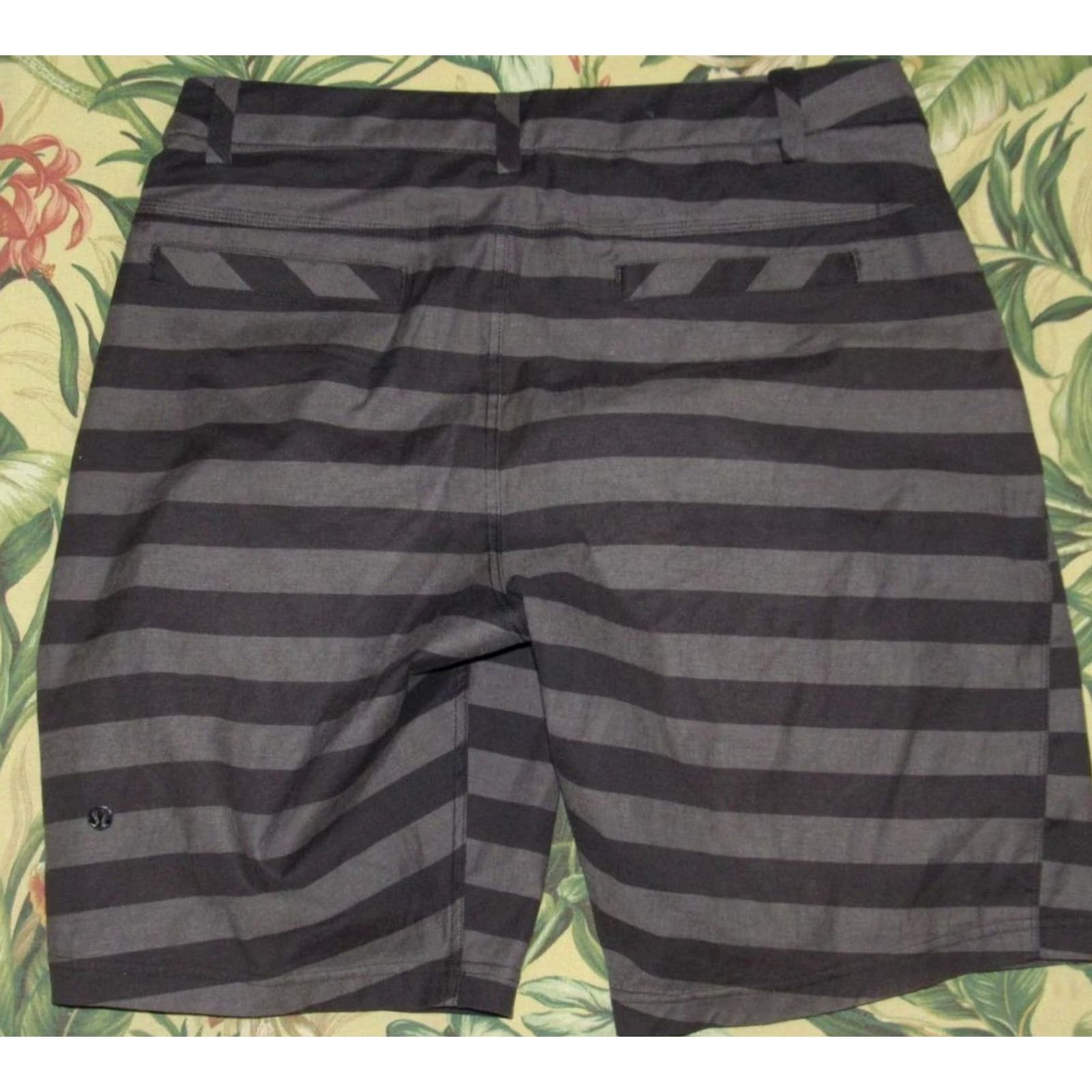 Lululemon Mens LULULEMON Grey Striped 11" Shorts 34 Size US 34 / EU 50 - 3 Thumbnail