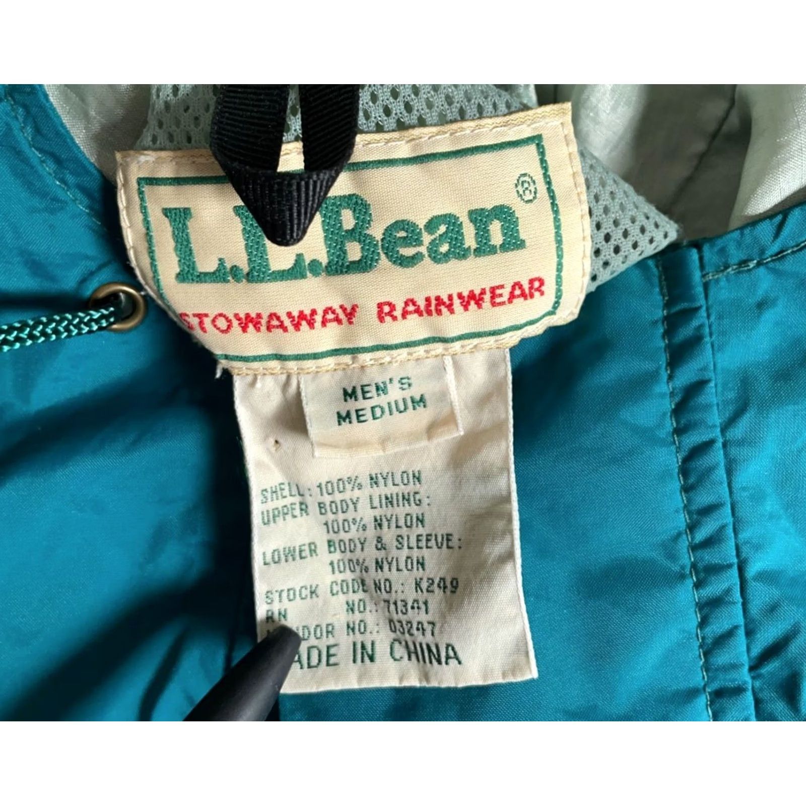 Vintage L.L. Bean Stowaway Rain Jacket Mens Medium Green Gore-Tex Hooded Parka 90s Lounge Casual Workwear Rain Coat Jacket Size US M / EU 48-50 / 2 - 3 Thumbnail