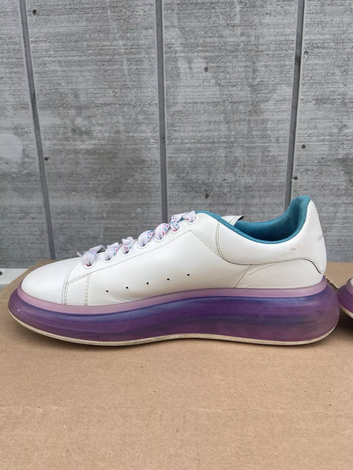 Alexander McQueen Alexander McQueen Transparent Sole White Purple Blue Size 9 Size US 9 / IT 39 - 2 Thumbnail