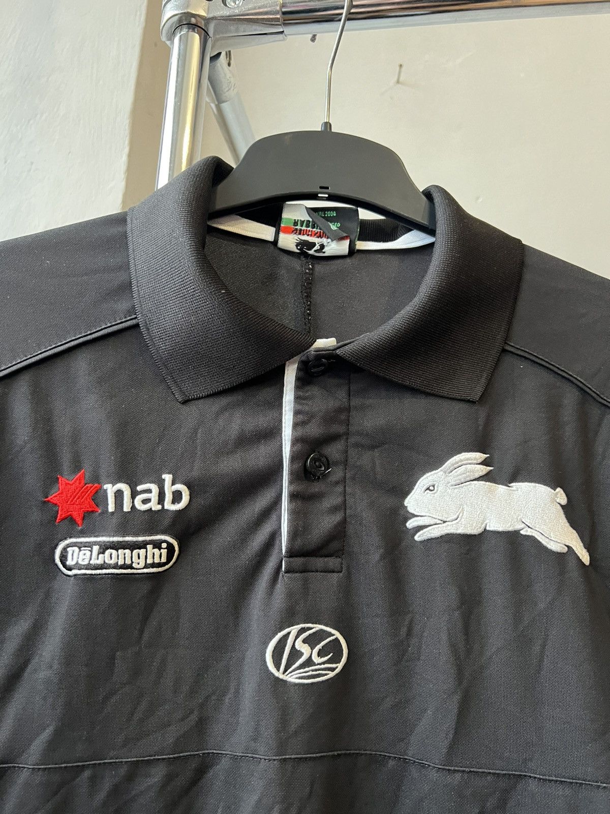 Vintage 2004 SOUTH SYDNEY RABBITOHS ISC POLO SHIRT RUGBY JERSEY SZ L Size US L / EU 52-54 / 3 - 4 Thumbnail