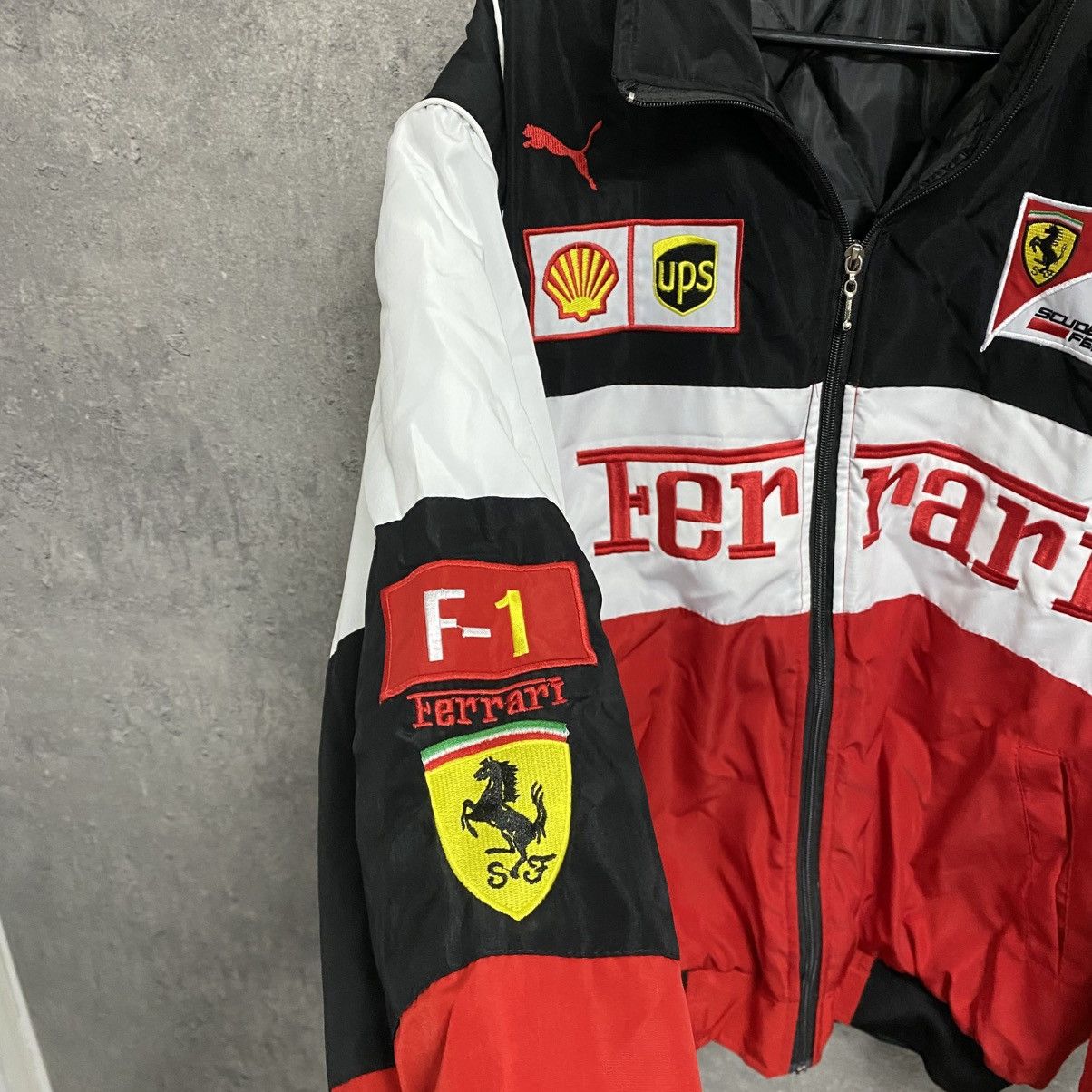 Ferrari × Puma Vintage Ferrari Motorcycle Racing Jacket Big Logo F1 Size US L / EU 52-54 / 3 - 6 Thumbnail