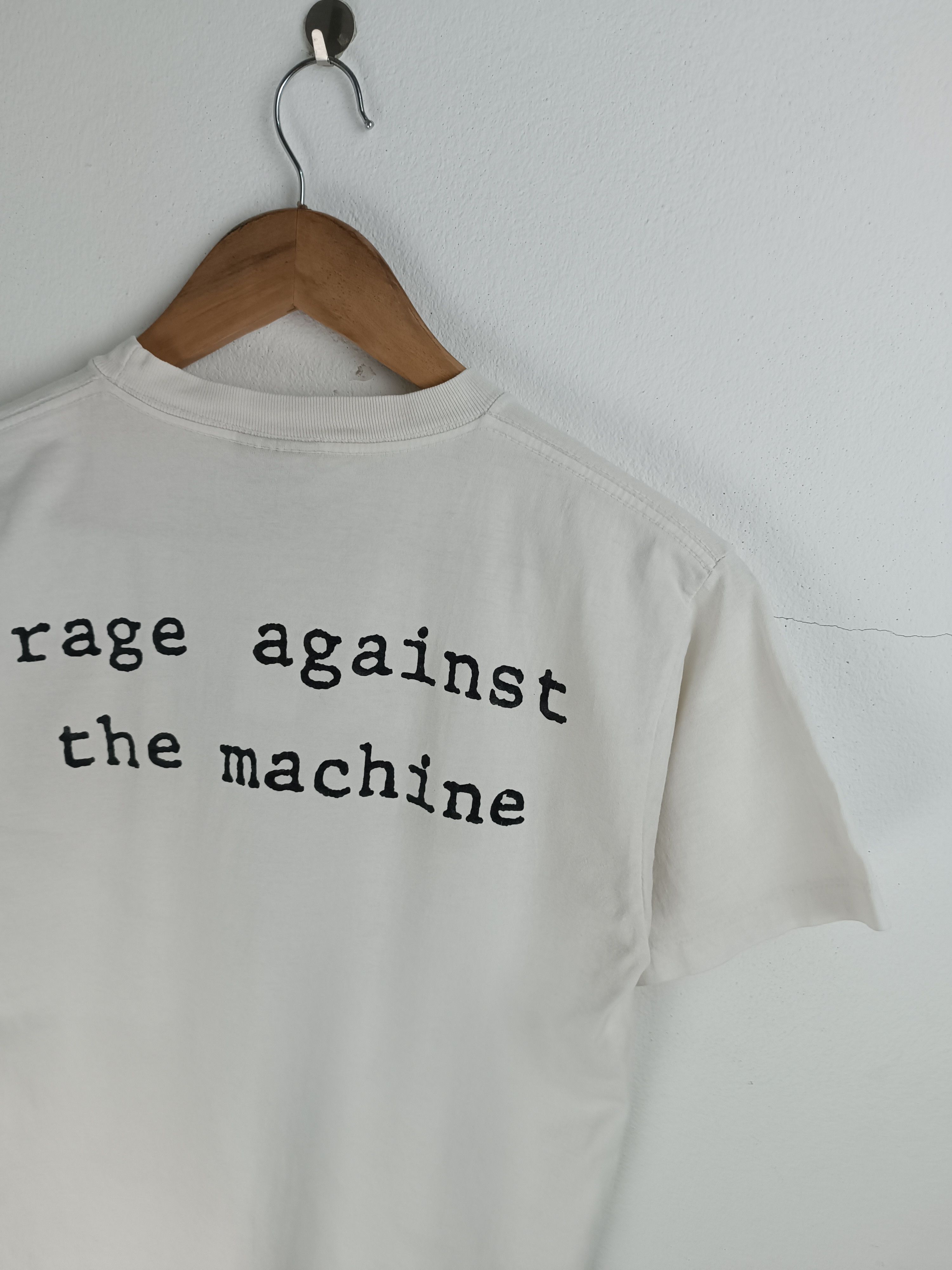 Band Tees VINTAGE '99 RAGE AGAINST THE MACHINE 'BATTLE LOS ANGELES' TS Size US S / EU 44-46 / 1 - 18 Thumbnail