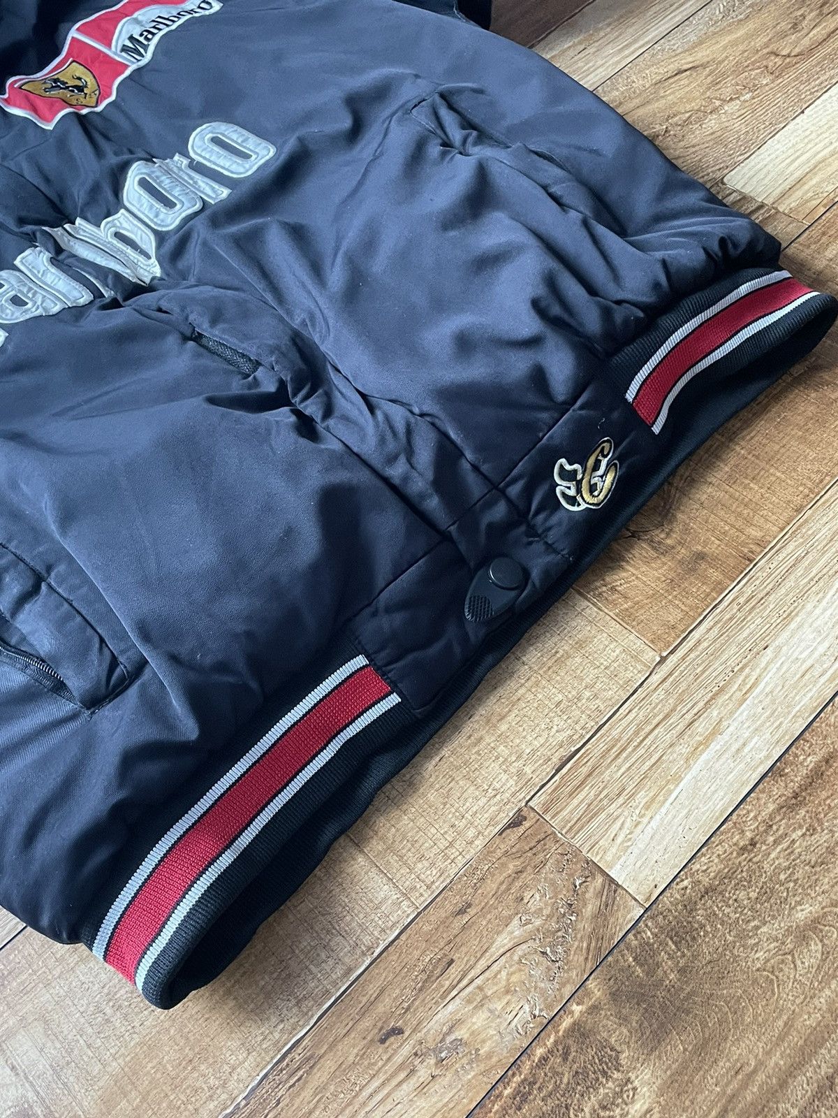 Ferrari 🔥FERARRI PUFFER Racing, Vintage, Down jacket, Marlboro. Size US XXL / EU 58 / 5 - 8 Thumbnail