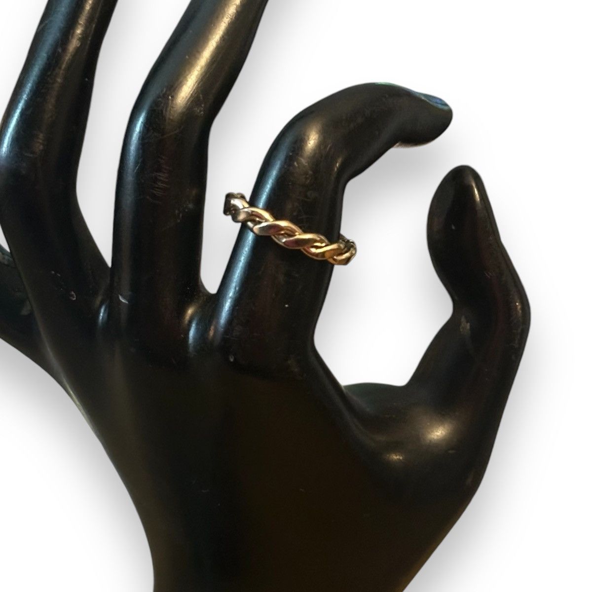 Other Gold tone thin twisted band ring Size ONE SIZE - 3 Thumbnail