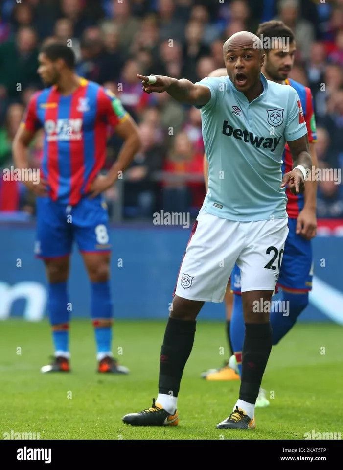 Umbro WEST HAM UNITED 2017 2018 FOOTBALL SHIRT SOCCER JERSEY Size US S / EU 44-46 / 1 - 6 Thumbnail