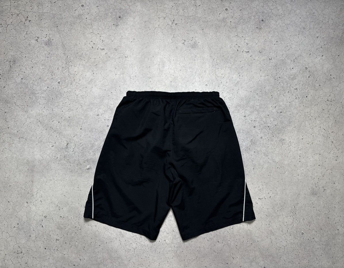 Nike Nike Vintage Nylon Shorts Black Size US 32 / EU 48 - 4 Thumbnail