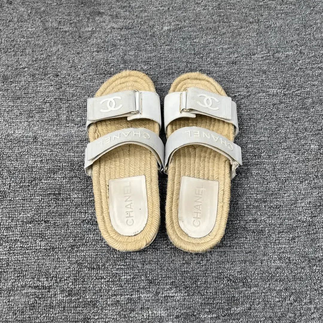 Chanel Chanel Double C Logo Velcro Straw Sandals. Size US 5 / IT 35 - 3 Thumbnail