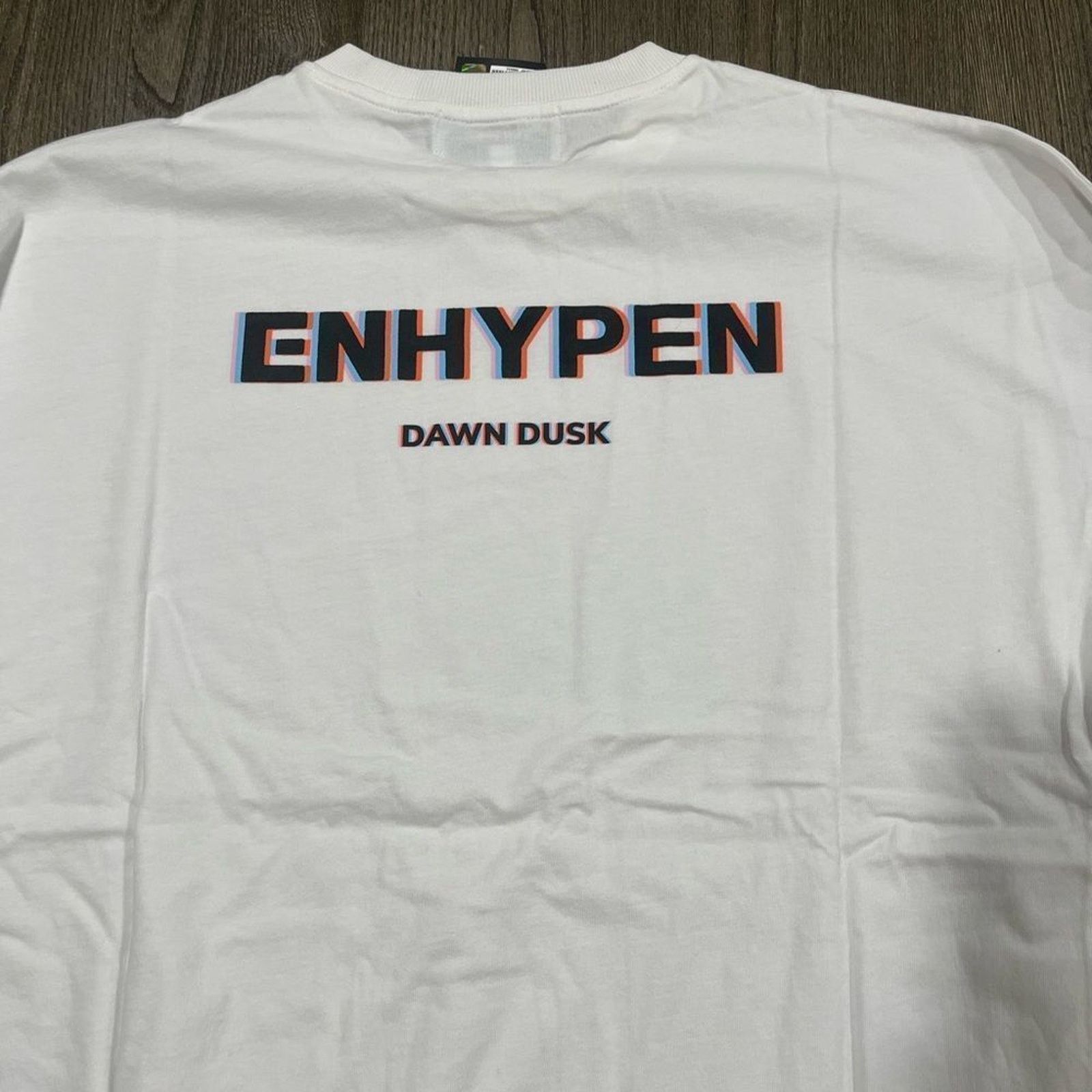 Other NWT Enhypen Band Dawn Dusk White Long Sleeve T-Shirt Size L Size US L / EU 52-54 / 3 - 8 Thumbnail