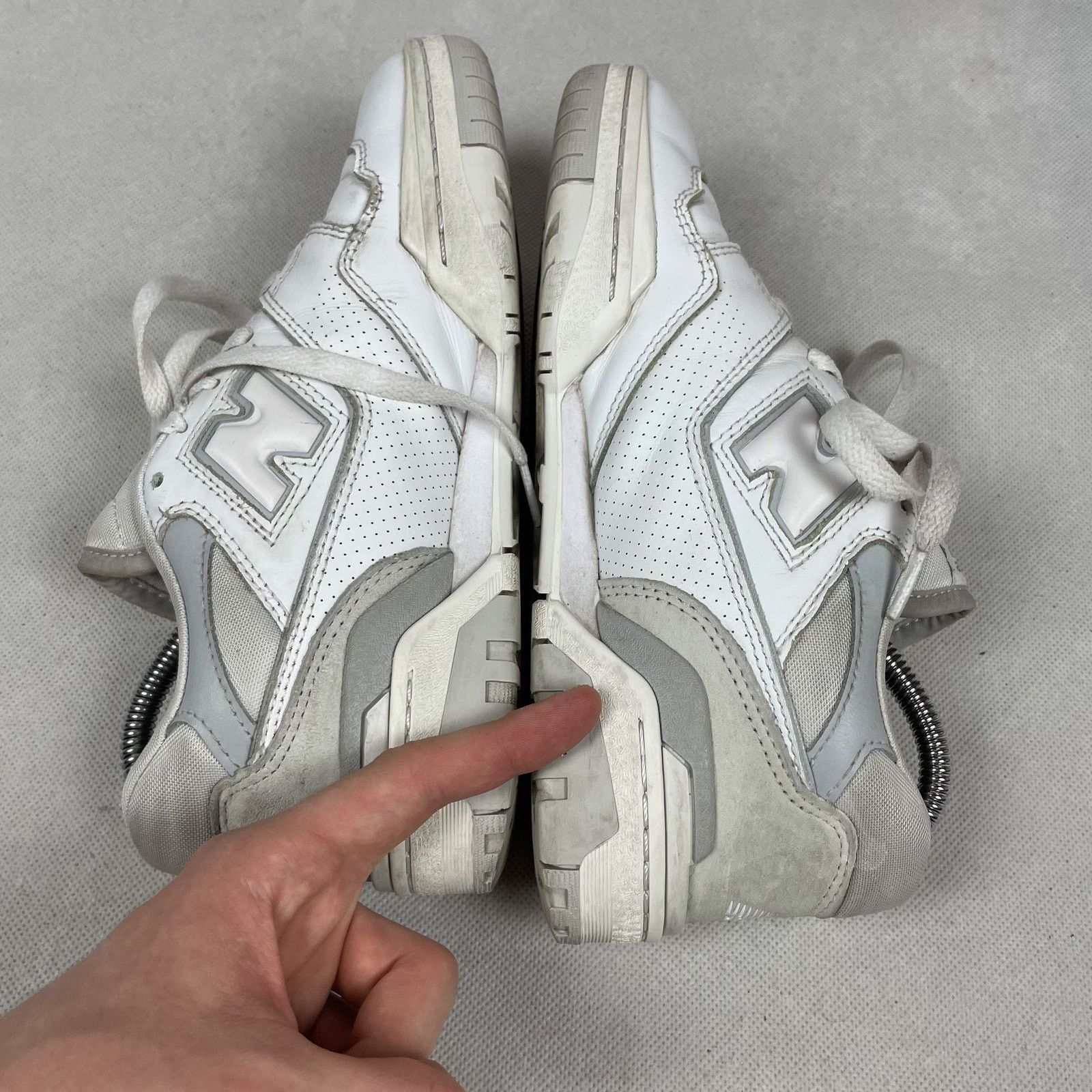 New Balance New Balance 550 BBW550CB Women's White Gray Sneakers Shoes 8 Size US 8 / IT 38 - 3 Thumbnail