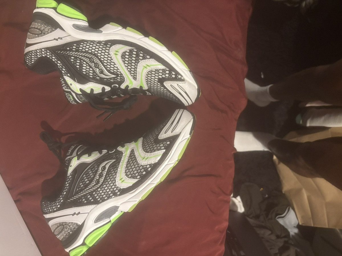 Saucony Saucony ProGrid triumph 4 black speed green Size US 10.5 / EU 43-44 - 9 Thumbnail