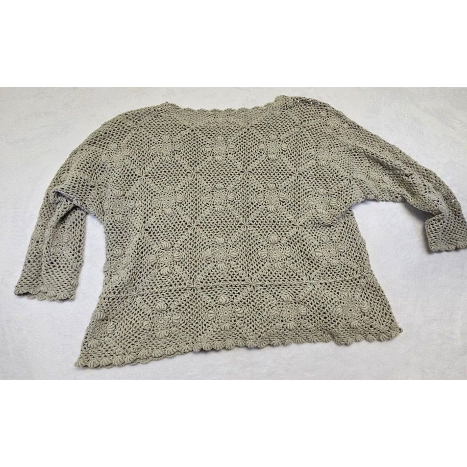 Velvet VINTAGE Midnight Velvet Crochet Top Boho Sage Green Floral Granny Square Medium Shirt Womens Size M / US 6-8 / IT 42-44 - 7 Thumbnail