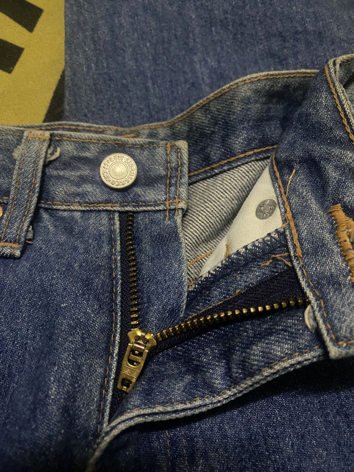 Levi's Vintage Clothing Vintage 2000s Levis For Kids Made In Japan Jeans Size US 26 / EU 42 - 7 Thumbnail
