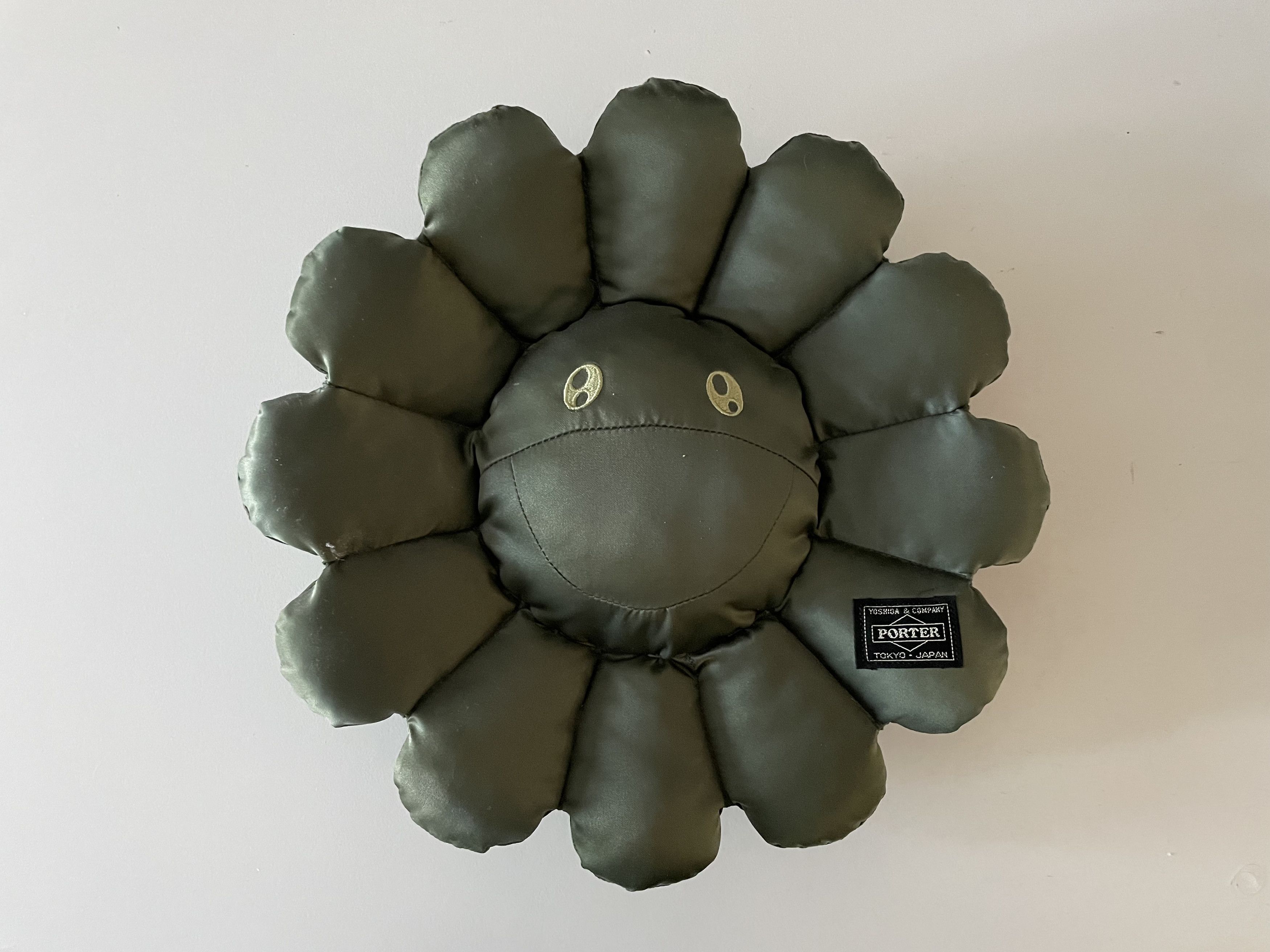 Porter × Takashi Murakami Takashi Murakami x PORTER Waist Bag Sage Green Size ONE SIZE - 12 Thumbnail