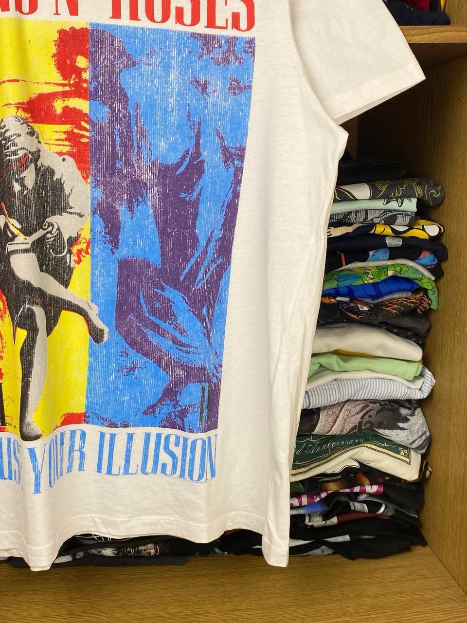 Band Tees Guns N’ Roses Use Your Illusions I vtg Graphic Rock Tee L Size US L / EU 52-54 / 3 - 7 Thumbnail