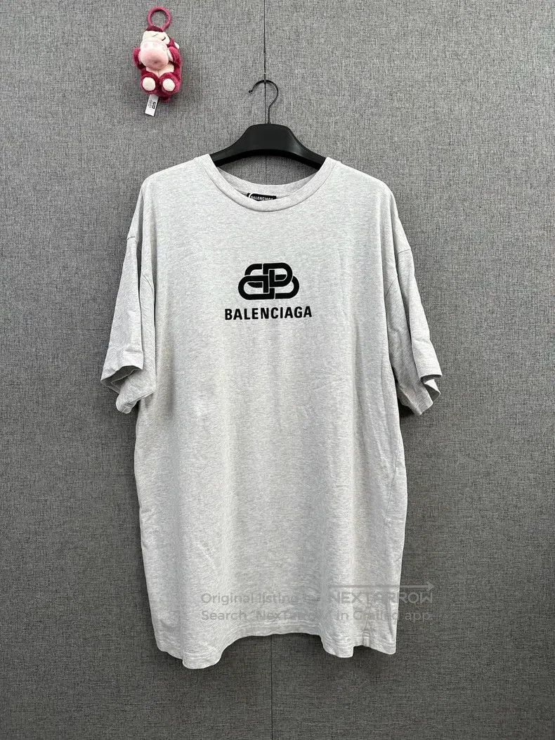 Balenciaga Balenciaga Gray Lock Logo Short Sleeve Size XS Size US XS / EU 42 / 0 - 1 Thumbnail