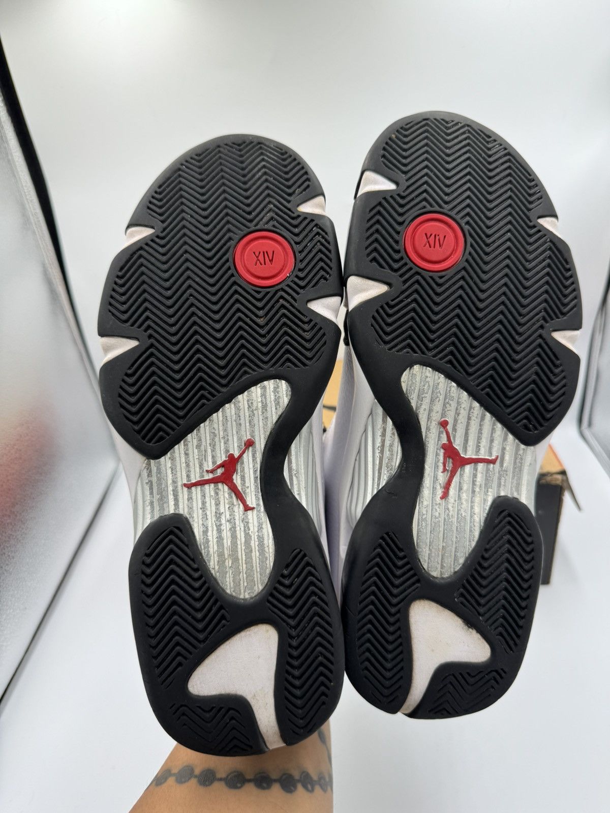 Jordan Brand Size 10 Jordan 14 Black Toe Size US 10 / EU 43 - 7 Thumbnail