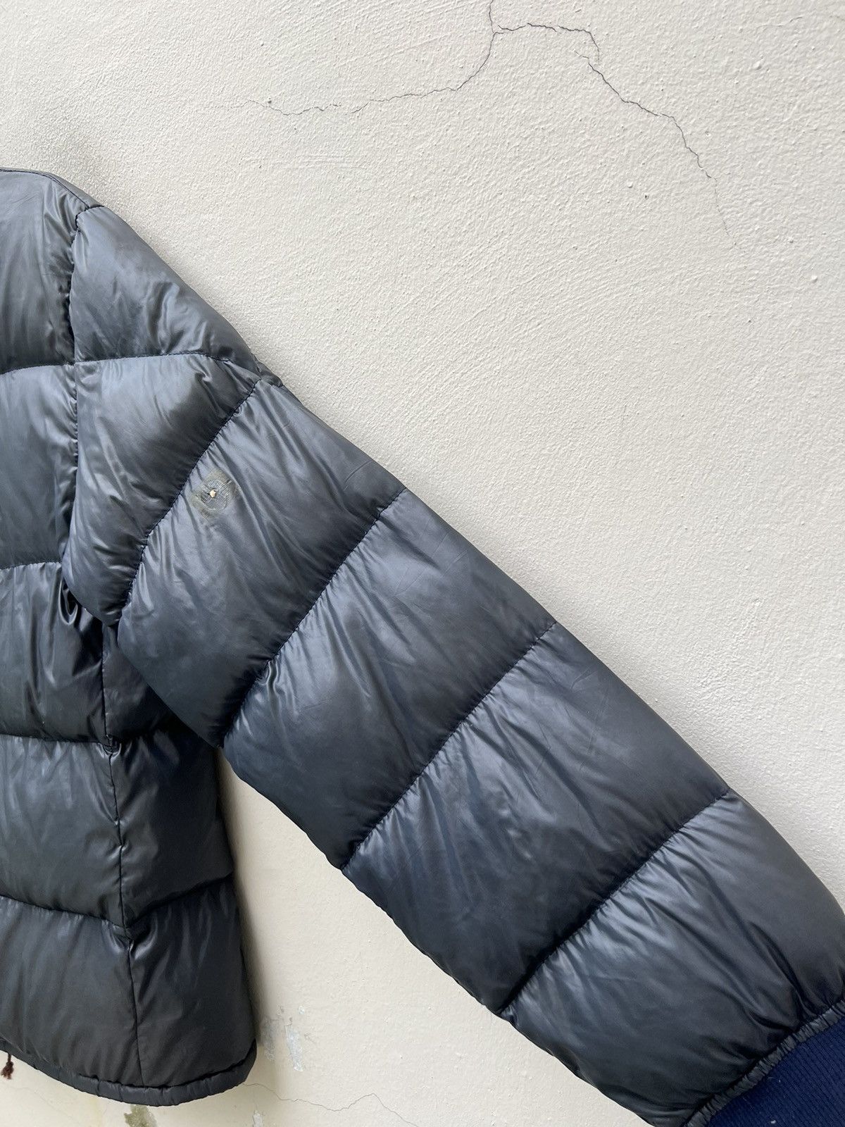 Moncler × Vintage Vintage Moncler Grenoble Sun Faded Black Down Puffer Jacket Size US L / EU 52-54 / 3 - 15 Thumbnail