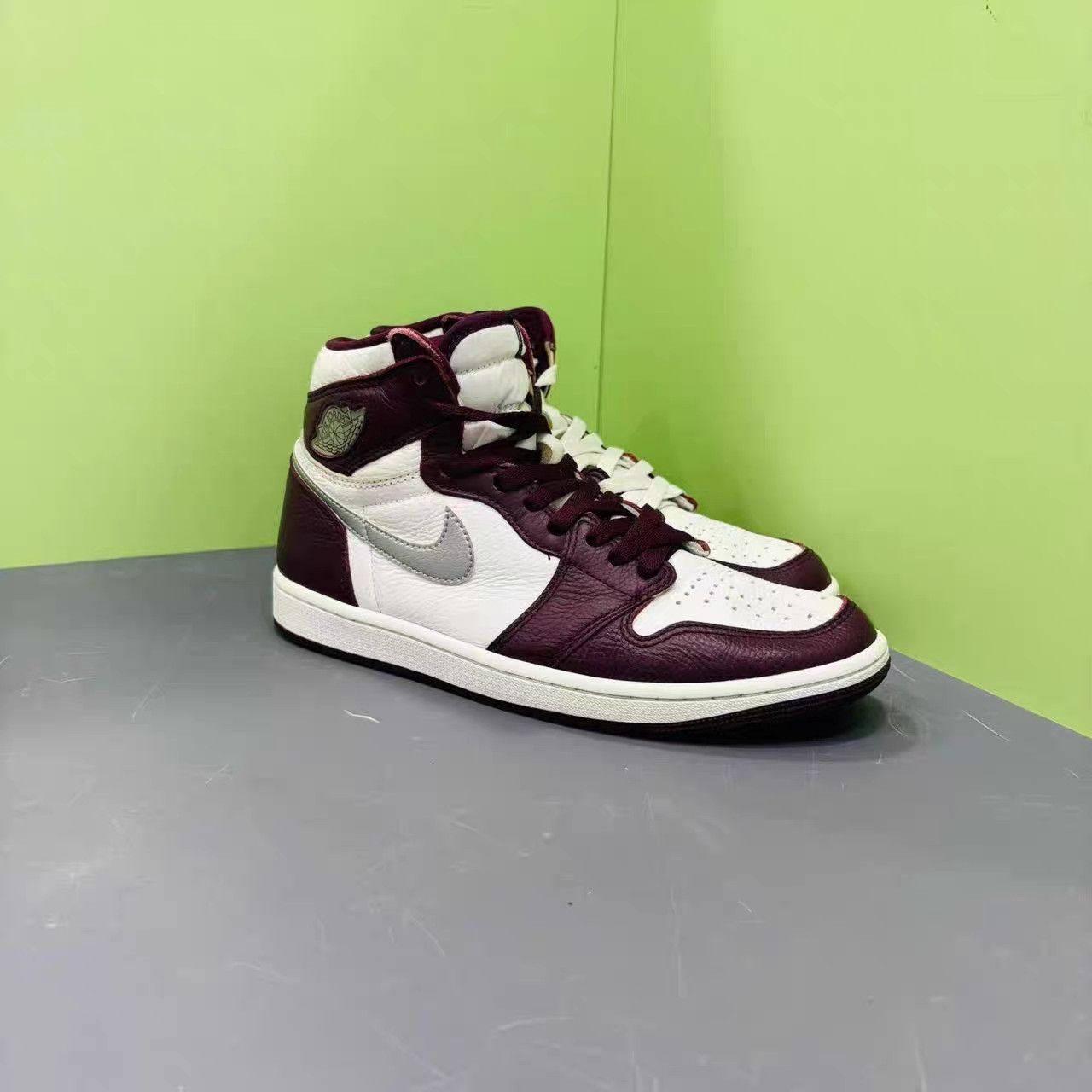 Jordan Brand Air Jordan 1 Bordeaux Sneakers K15 Size US 9 / EU 42 - 1 Thumbnail