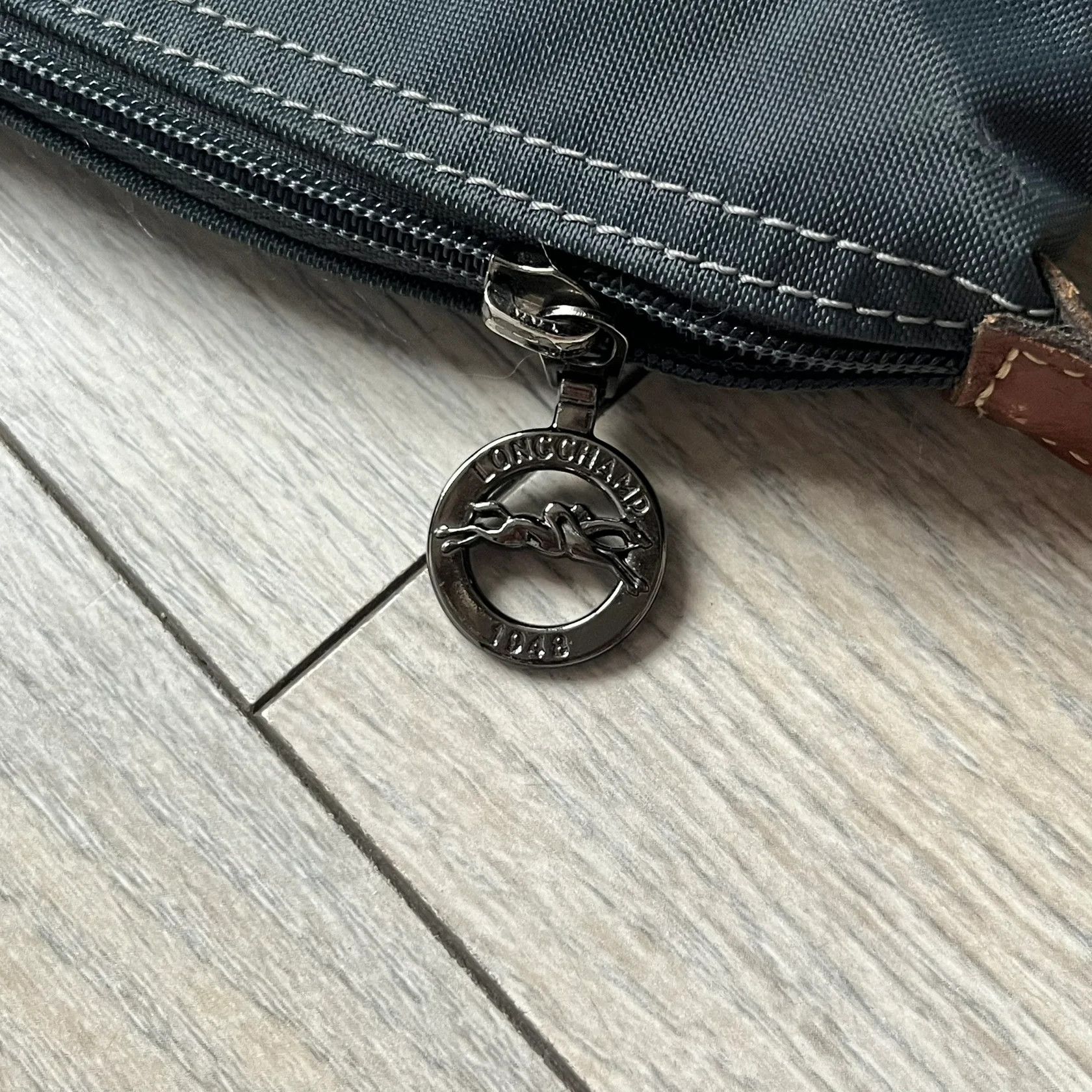 Jeremy Scott Longchamp x Jeremy Scott 2009 Medals Pliage Big Handbag Size ONE SIZE - 9 Thumbnail