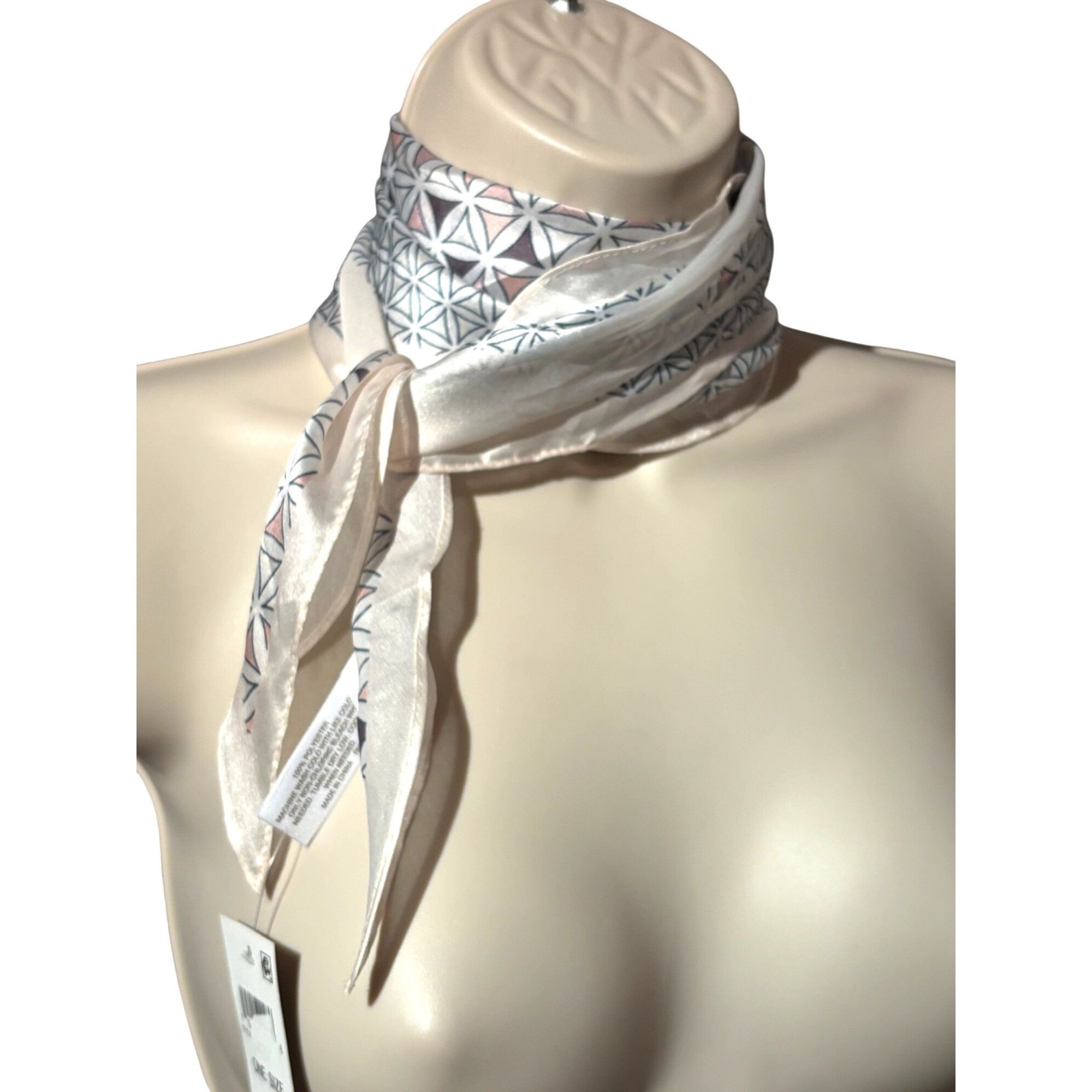Giani Bernini Giani Bernini Geo-Print Kite Scarf, Neutral, OS Size ONE SIZE - 2 Thumbnail