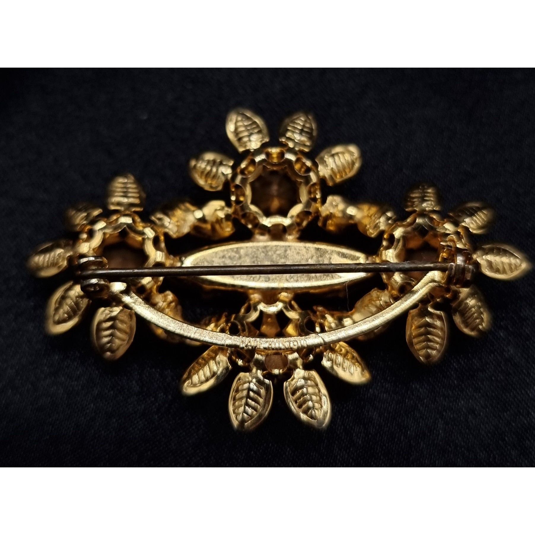 Vintage Vintage 1960's Austria Signed Red & Gold Floral Brooch With Size ONE SIZE - 4 Thumbnail