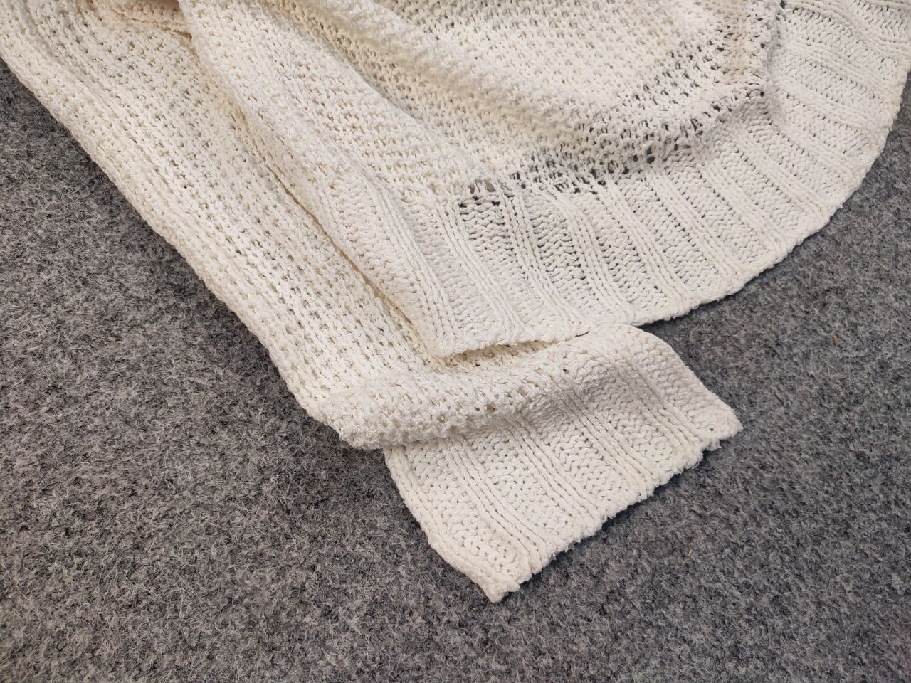 Issey Miyake Vintage 90s Issey Miyake Japan Linen Blend Mech Knit Sweater Size S / US 4 / IT 40 - 6 Thumbnail