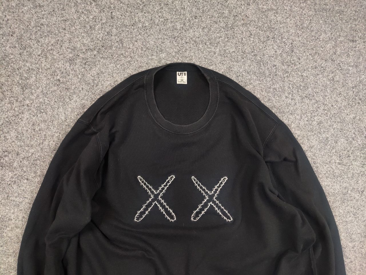 Kaws × Uniqlo Kaws Sesame Street x Uniqlo Black logo Crew Check Sweatshirt Size US XL / EU 56 / 4 - 4 Thumbnail