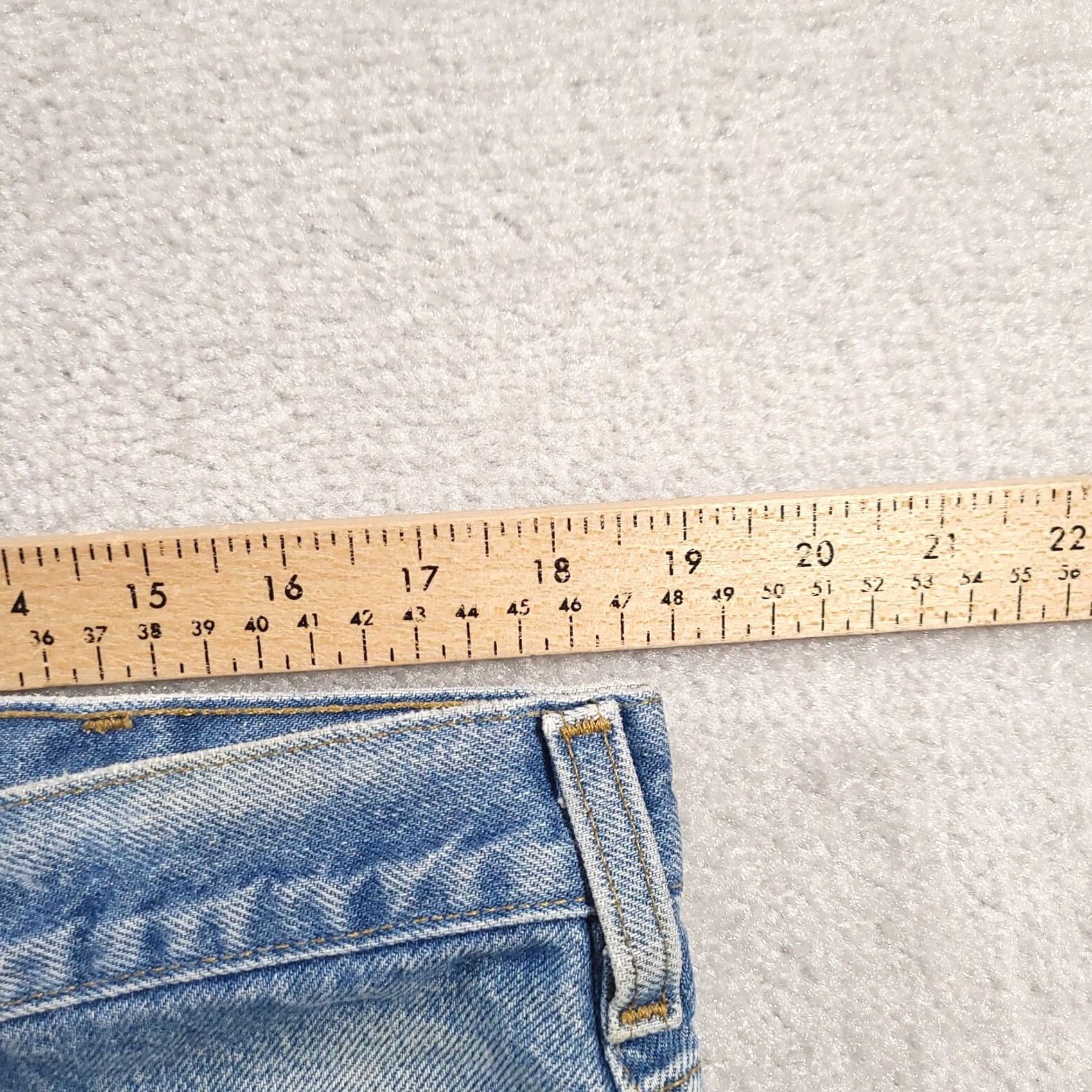 Carhartt VINTAGE Carhartt Jeans DST B17 Relaxed Fit Medium Wash 38x30 Mens Blue 5-Pocket Distressed Not Stained Size US 38 / EU 54 - 4 Thumbnail