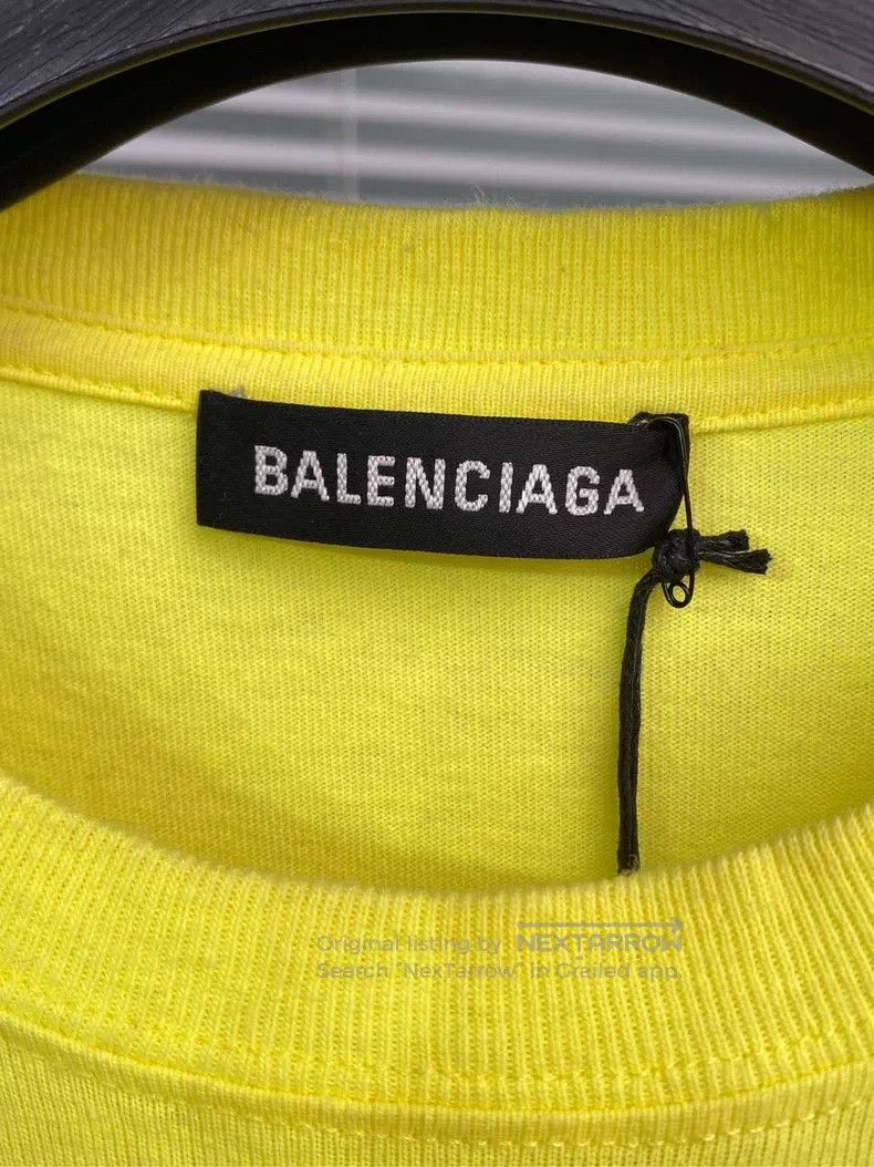 Balenciaga Balenciaga Yellow Short Sleeve T-Shirt with Shoulder Badge Size US XXS / EU 40 - 6 Thumbnail