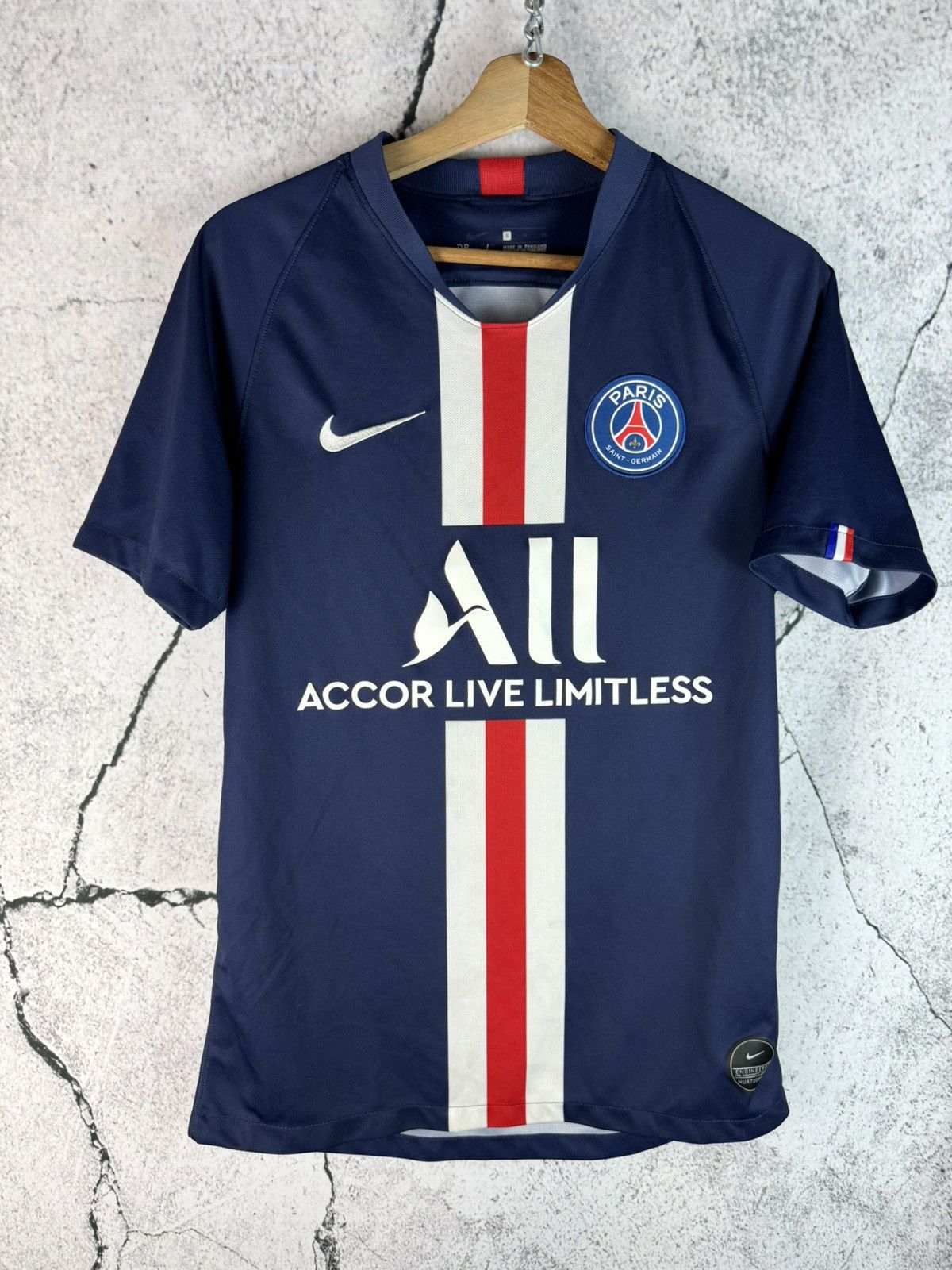 Jordan Brand Nike Jordan Paris Saint Germain Home Shirt Jersey Size US S / EU 44-46 / 1 - 1 Thumbnail