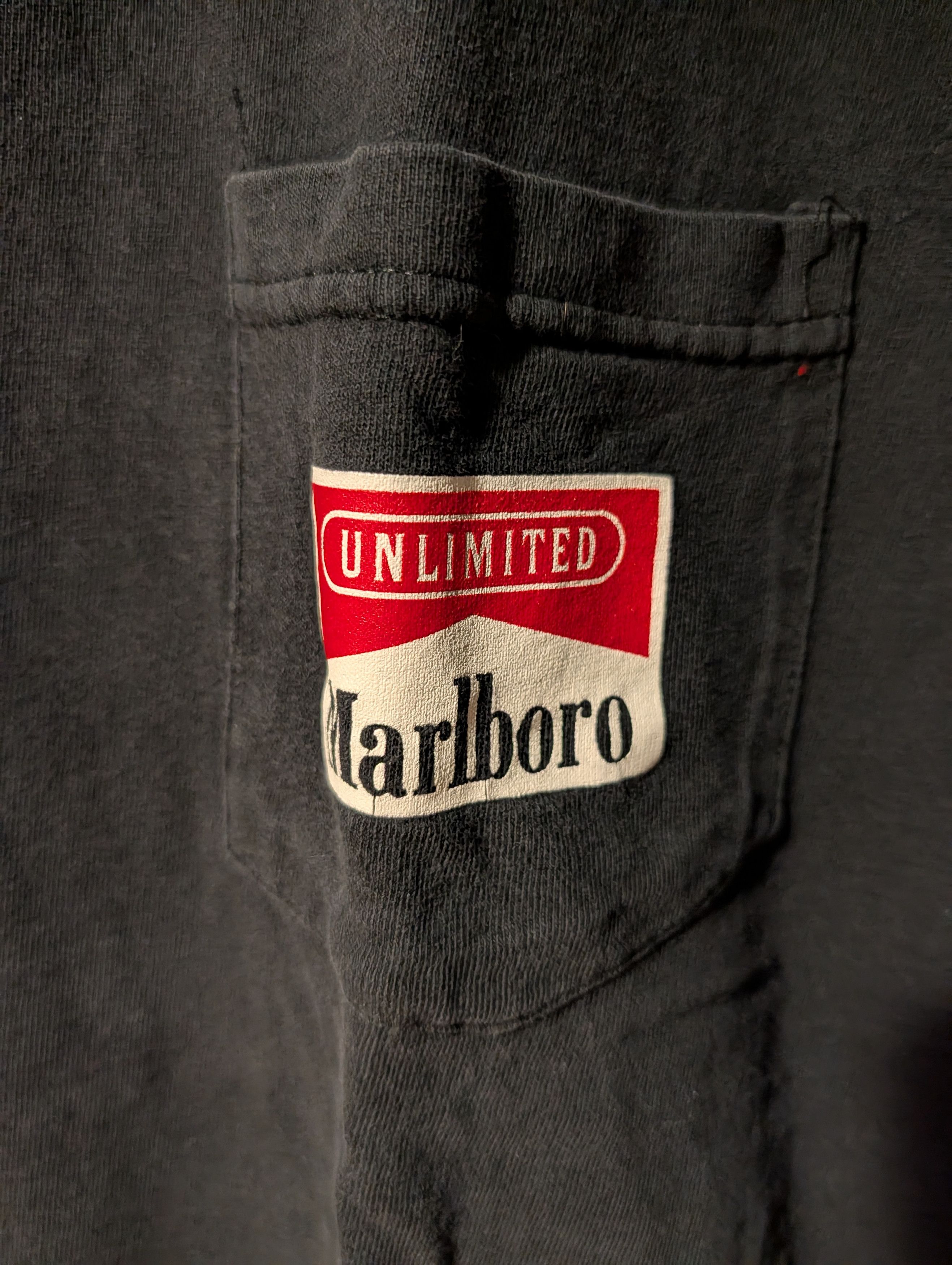 Marlboro Vintage 90s Marlboro Unlimited Train Cigarettes T-Shirt Size US XL / EU 56 / 4 - 4 Thumbnail