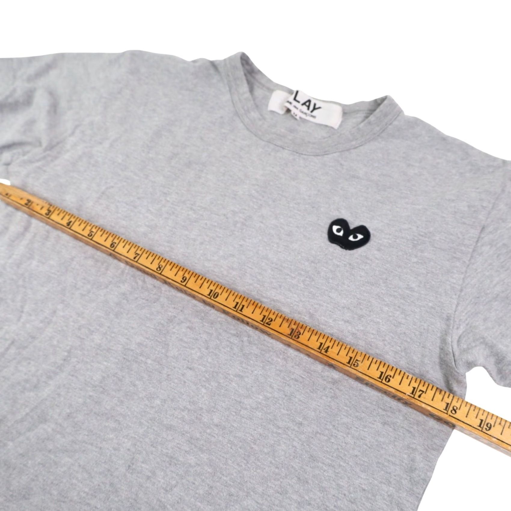 Vintage VINTAGE Comme Des Garcons Play Heart Patch Graphic Shirt Mens M Gray Size US M / EU 48-50 / 2 - 5 Thumbnail