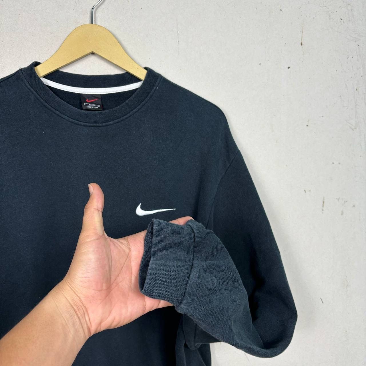 Nike Vintage Nike Sweatshirt Gray White Swoosh 90s M Size US M / EU 48-50 / 2 - 4 Thumbnail
