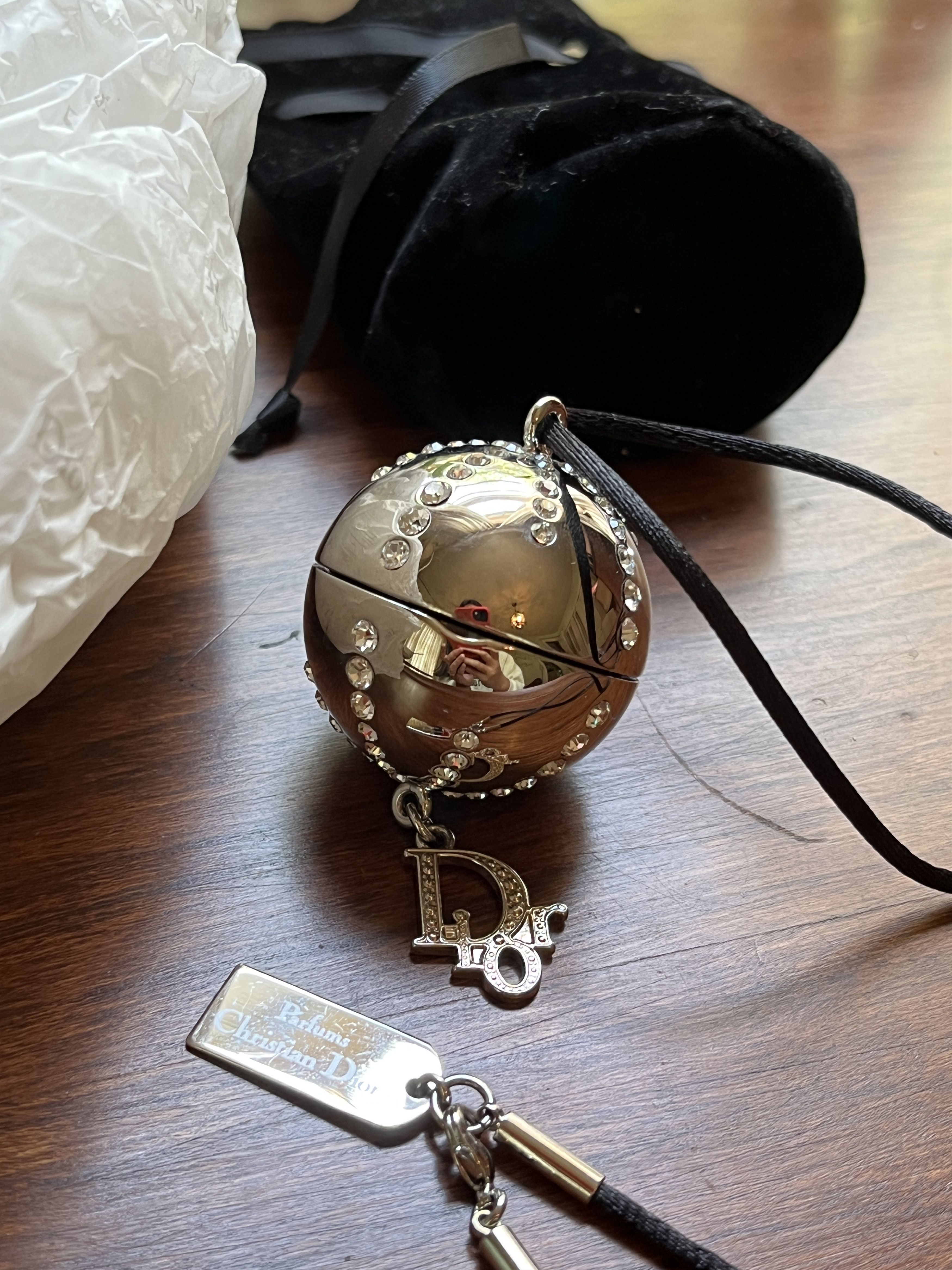 Dior Dior globe lipstick crystal necklace with pouch Size ONE SIZE - 1 Thumbnail