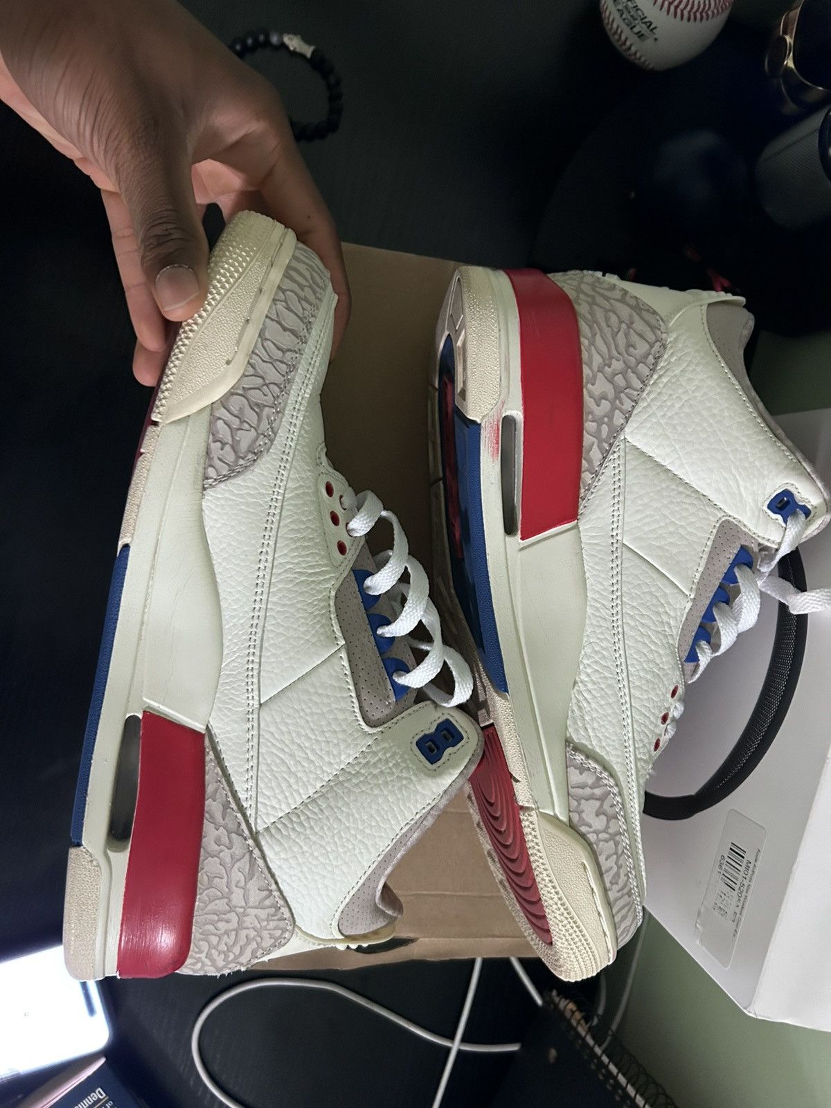 Jordan Brand Air Jordan 3 'International Flight' Sail/Red 2018 Size US 10 / EU 43 - 4 Thumbnail