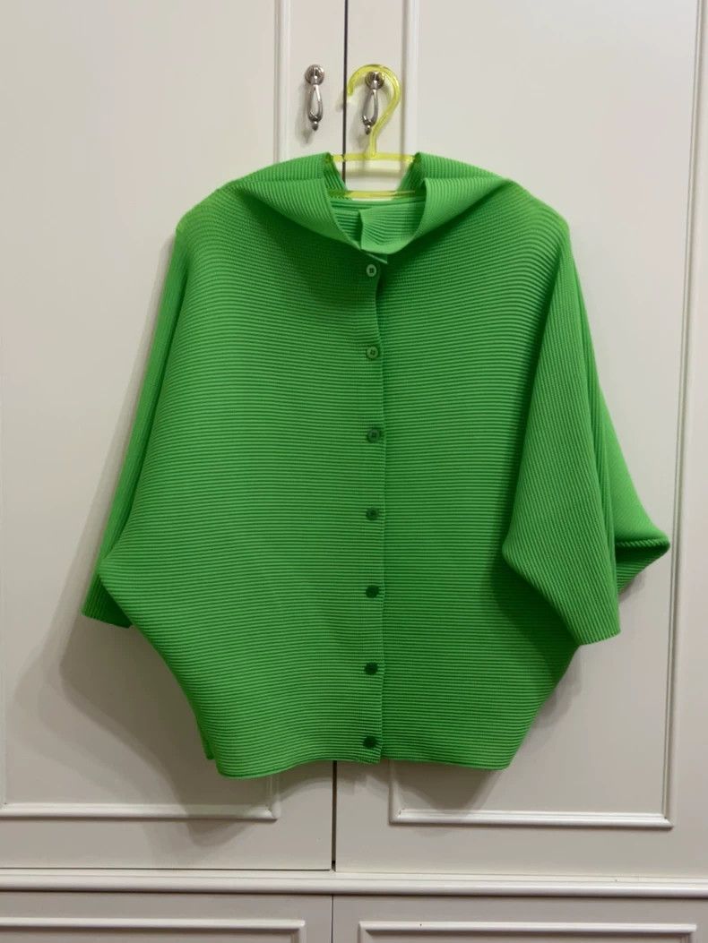 Issey Miyake issey miyake size:one size Green long sleeves 2505-Nextarr Size XXS / US 00 / IT 34 - 1 Thumbnail
