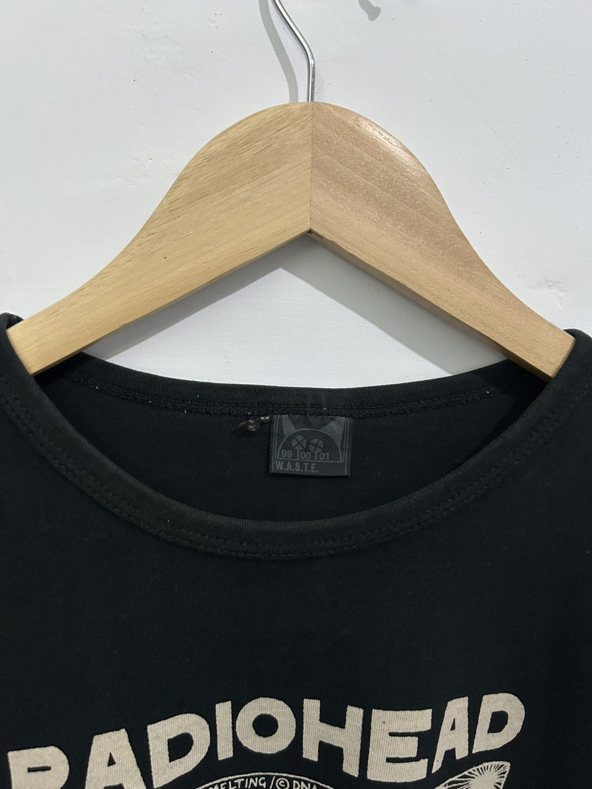 Band Tees 🔥RARE🔥 Vintage Radiohead stanley donwood 00s the bends Size US L / EU 52-54 / 3 - 8 Thumbnail