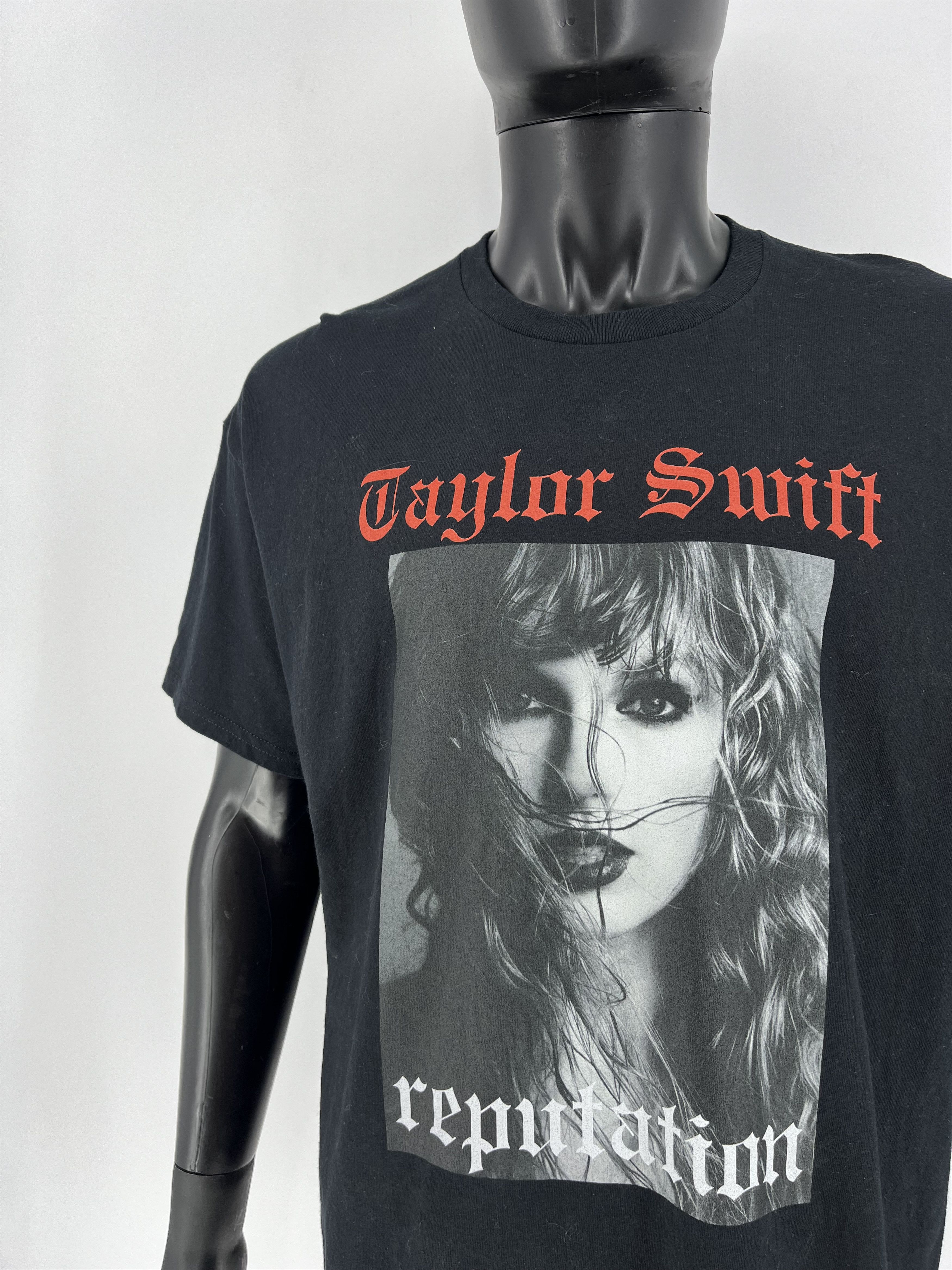 Band Tees Taylor Swift Reputation Stadium Tour T-Shirt Size XLarge Size US XL / EU 56 / 4 - 6 Thumbnail