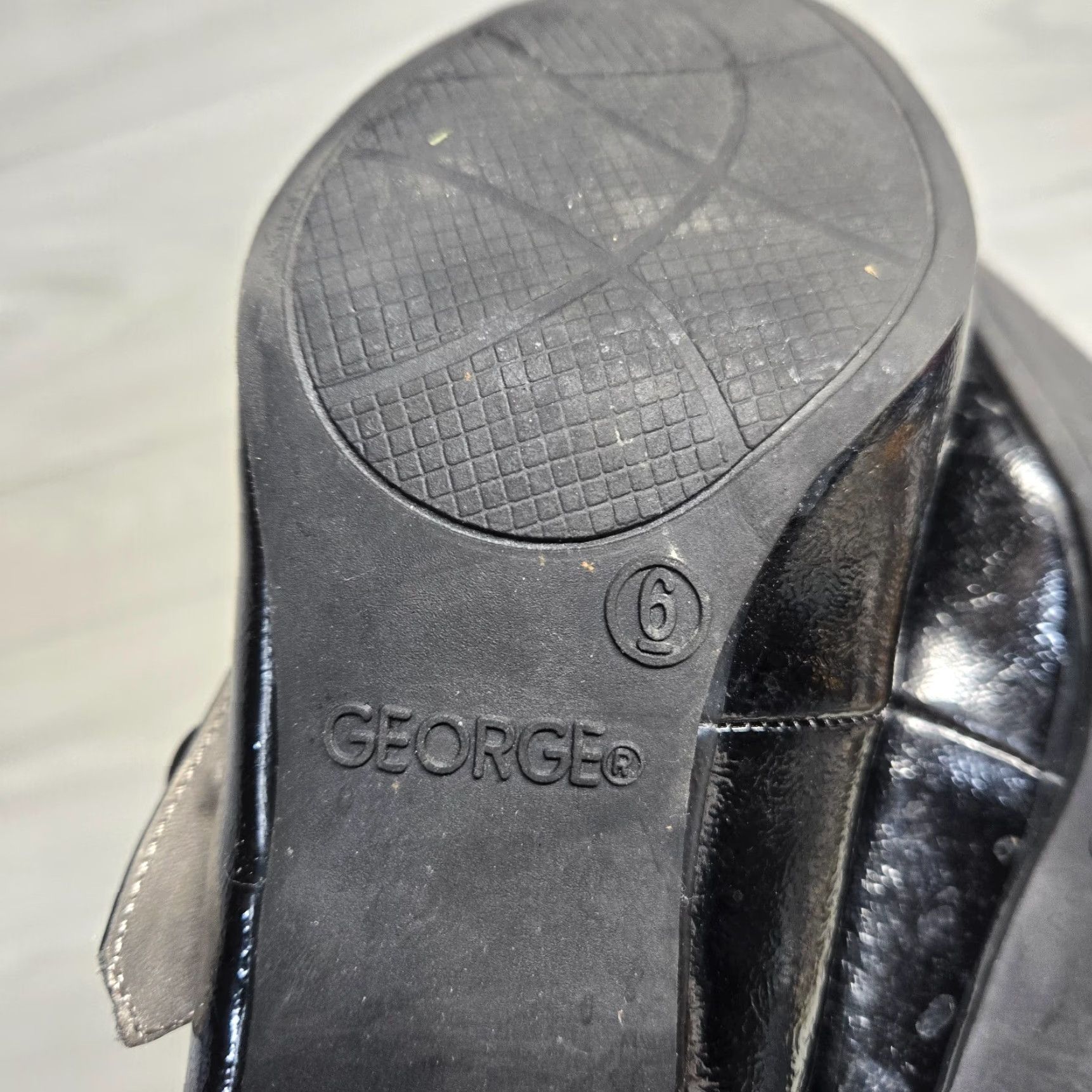 George George Pumps Heels Slip On Adult Women's Size 6 Black Stiletto Pump Shoe Formal 90s? Size US 6 / IT 36 - 7 Thumbnail