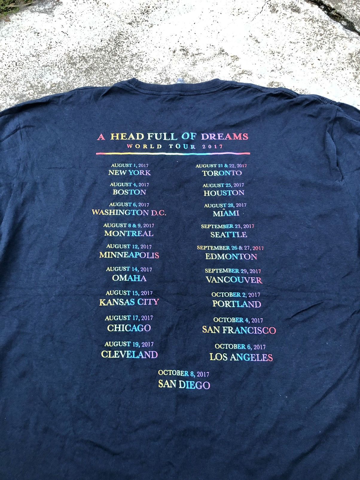Band Tees COLDPLAY WORLD TOUR 2017 TEE Size US XL / EU 56 / 4 - 4 Thumbnail