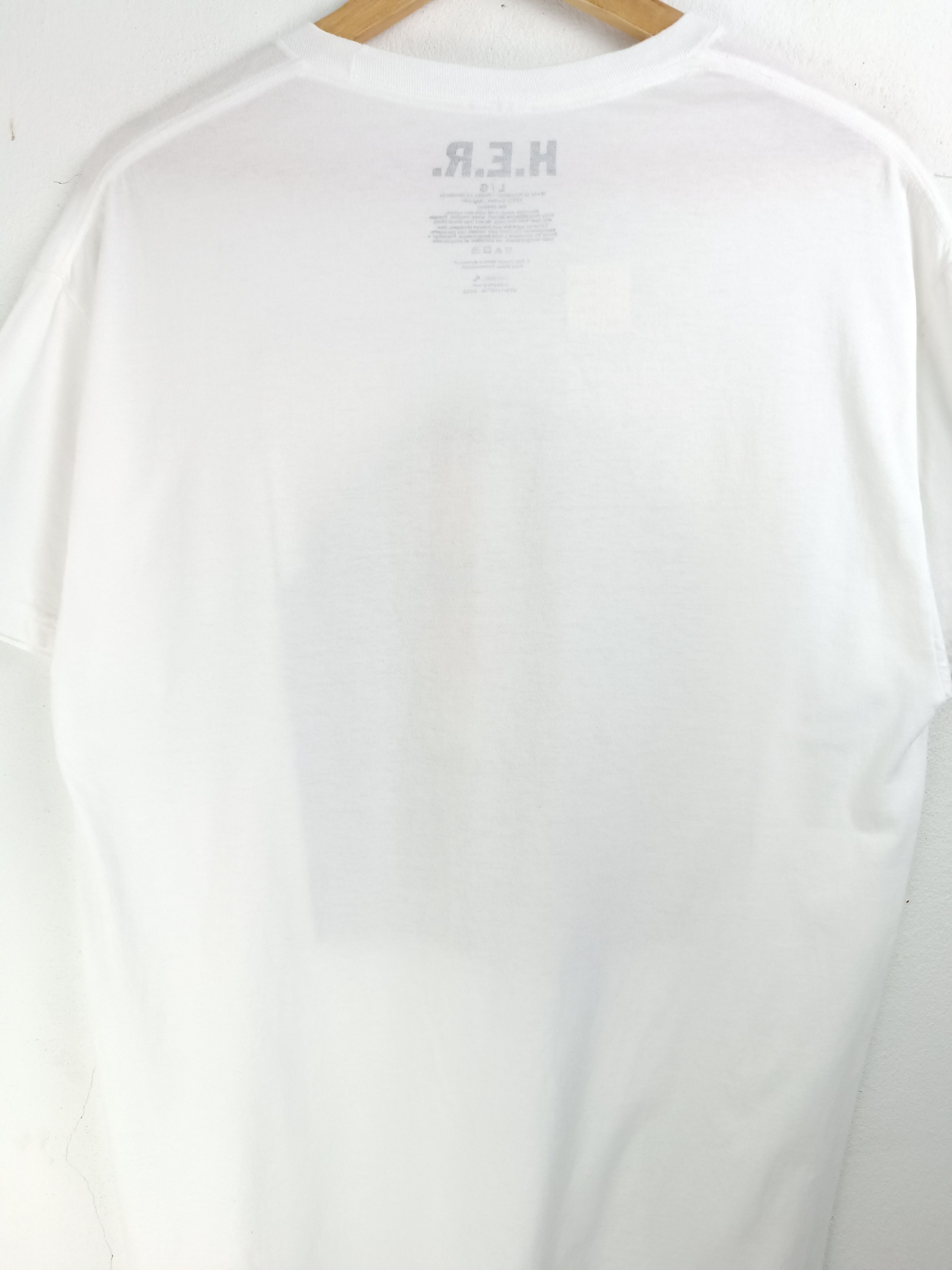 Rap Tees VINTAGE H.E.R. PORTRAIT CUTE RAP TEES tyla sza travis scott Size US L / EU 52-54 / 3 - 14 Thumbnail