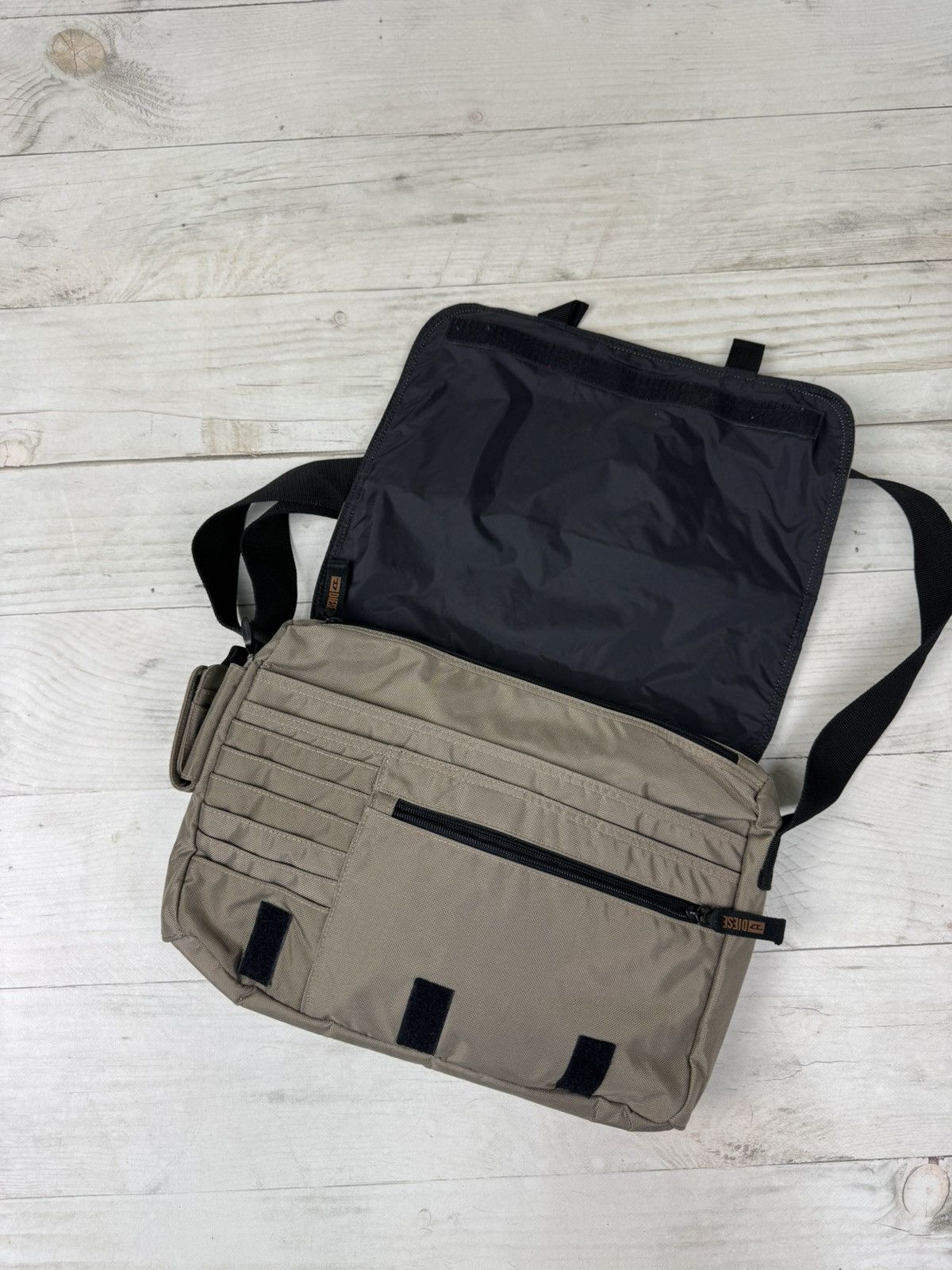 Diesel Vintage Diesel Shoulder Bag Messenger Big Logo Nylon 90s Size ONE SIZE - 7 Thumbnail