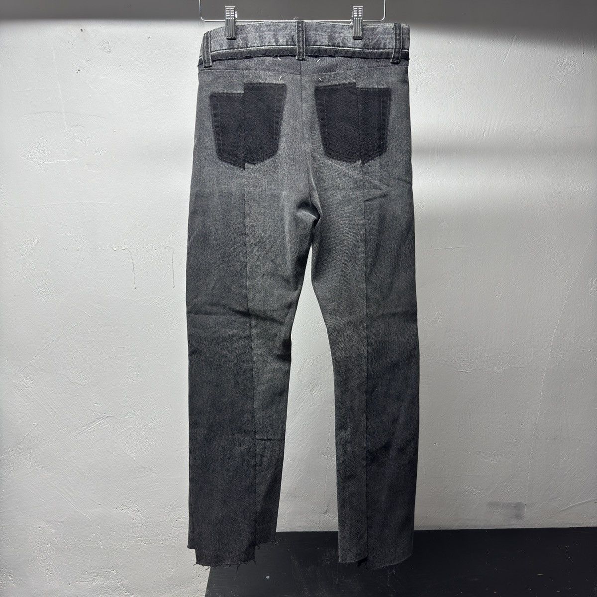 Maison Margiela Maison Margiela Reconstructed Denim Jeans Size 26" / US 2 / IT 38 - 2 Thumbnail