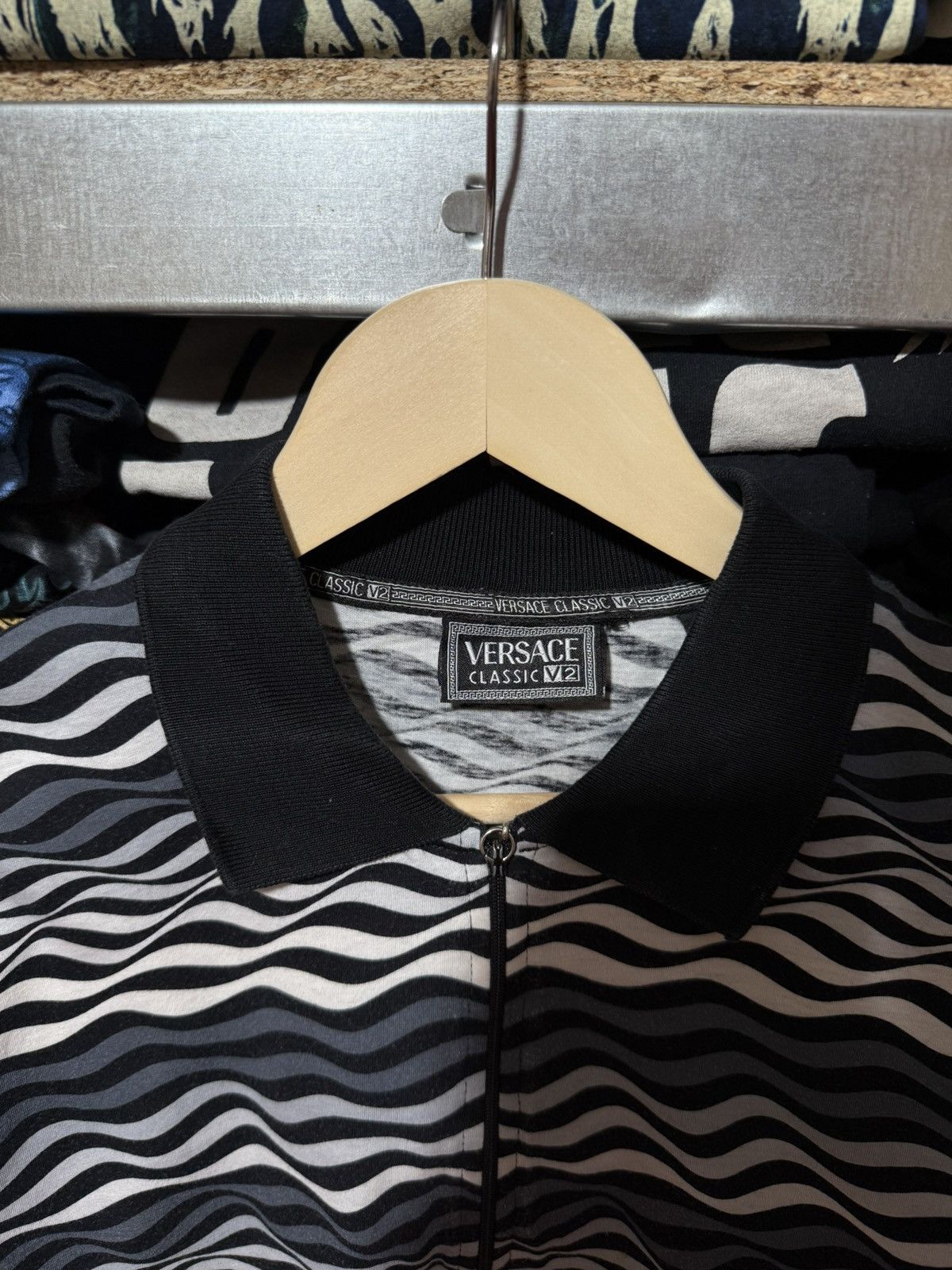 Versace × Versace Jeans Couture × Versus Versace Vintage Luxury Versace Classic V2 Polo T-Shirt Longsleeve Size US XXL / EU 58 / 5 - 5 Thumbnail