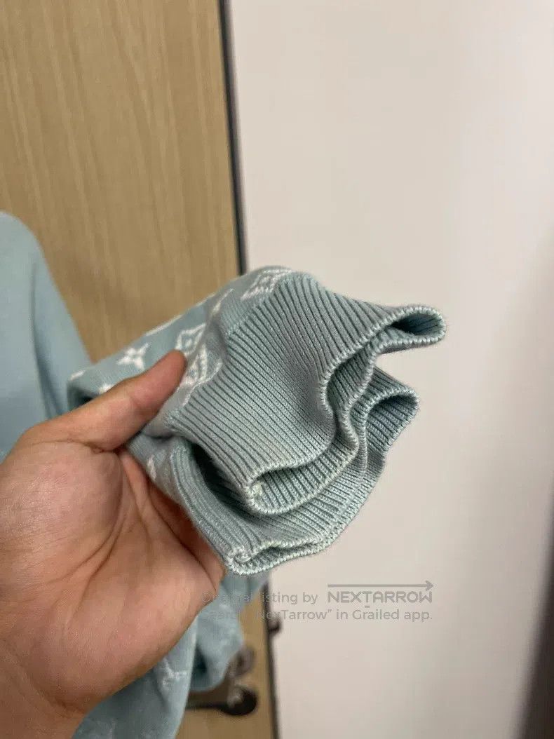 Louis Vuitton Louis Vuitton Ice Blue Gradient Reading Hoodie Size US L / EU 52-54 / 3 - 5 Thumbnail