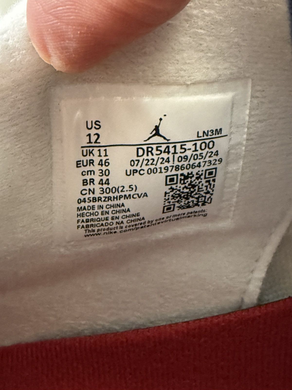 Jordan Brand Nike SB Air Jordan 4 Retro White Navy Grey Gum Yellow Red 12 Size US 12 / EU 45 - 8 Thumbnail